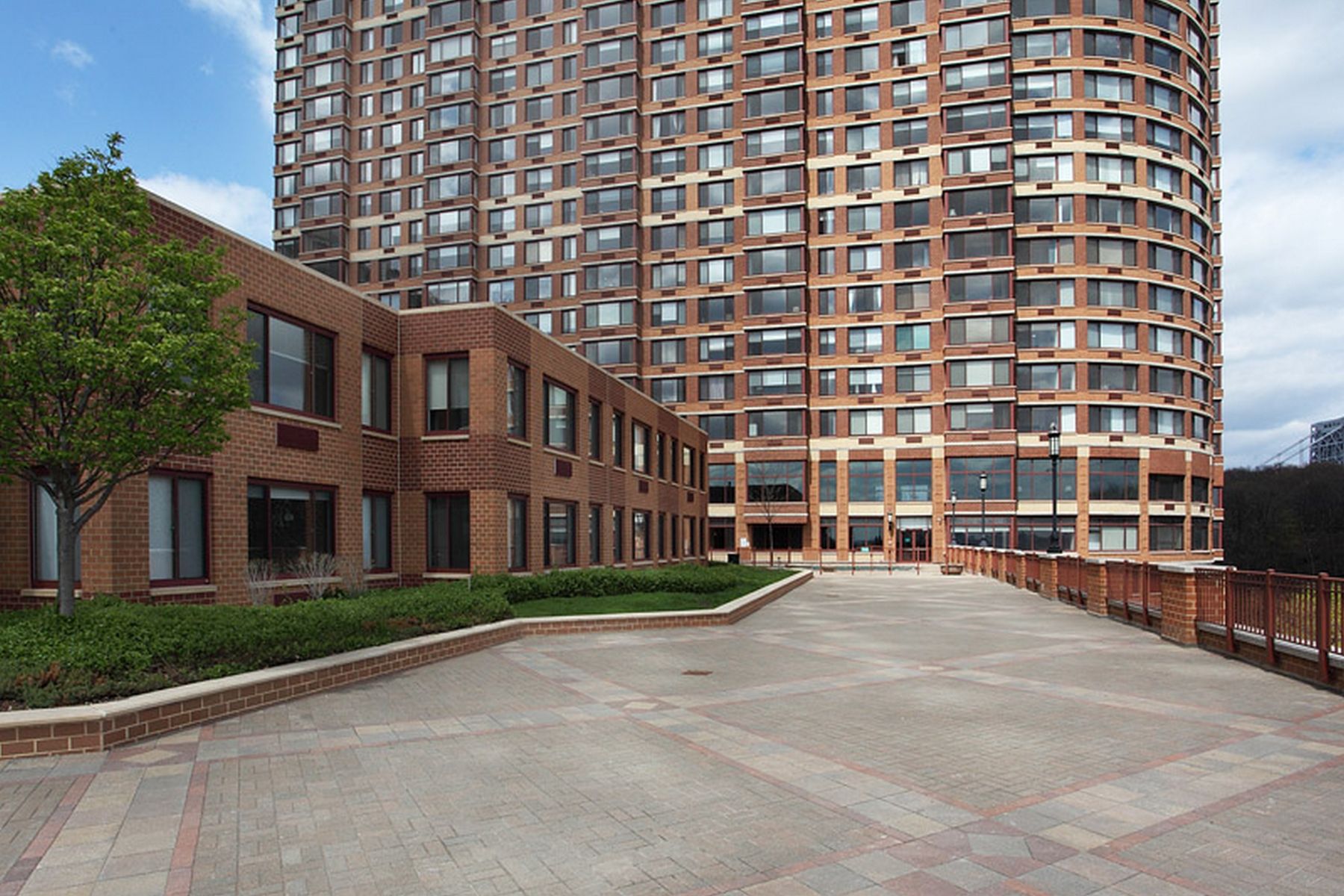 100 Old Palisade Road Unit# 4007