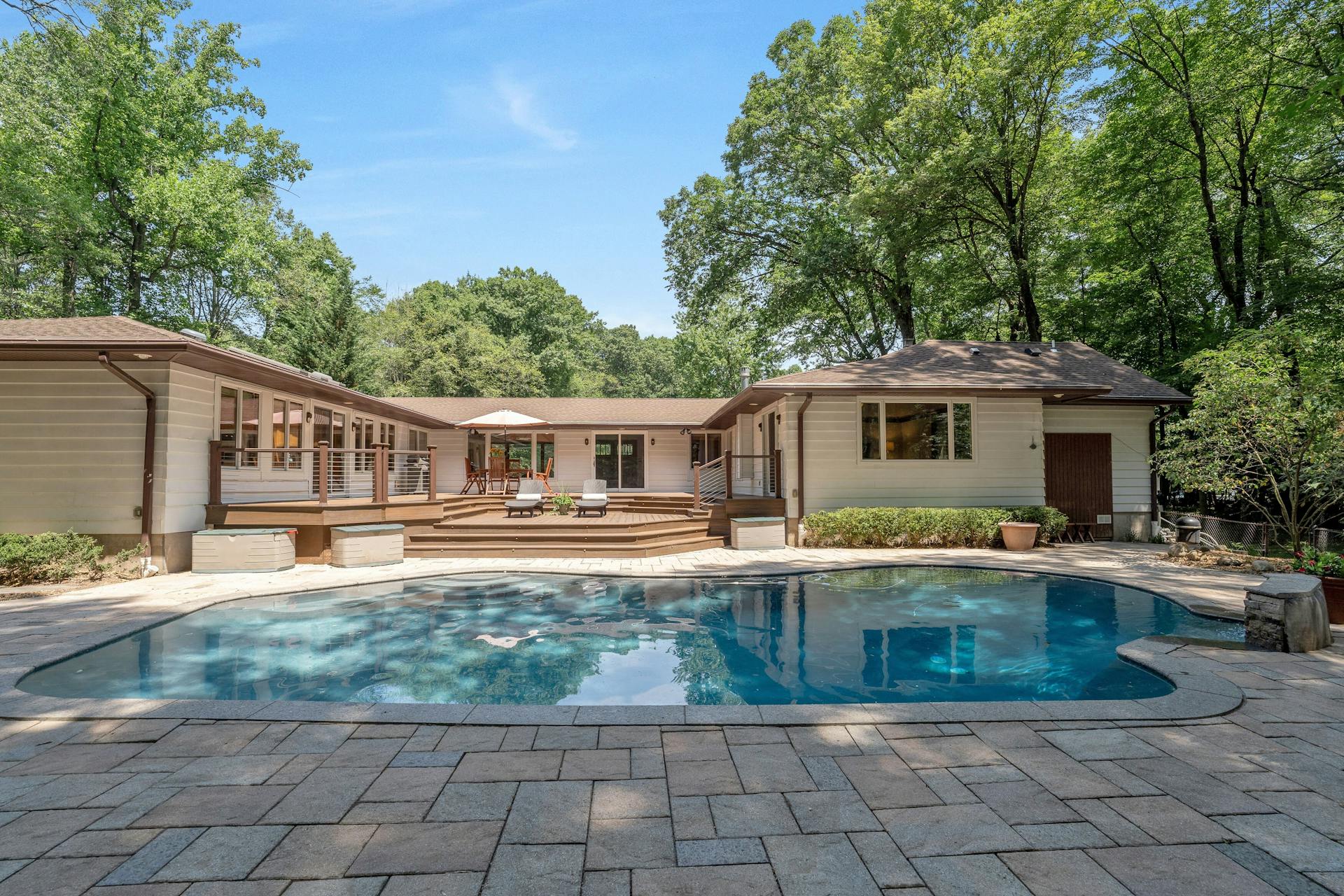 5 Charlotte Court 