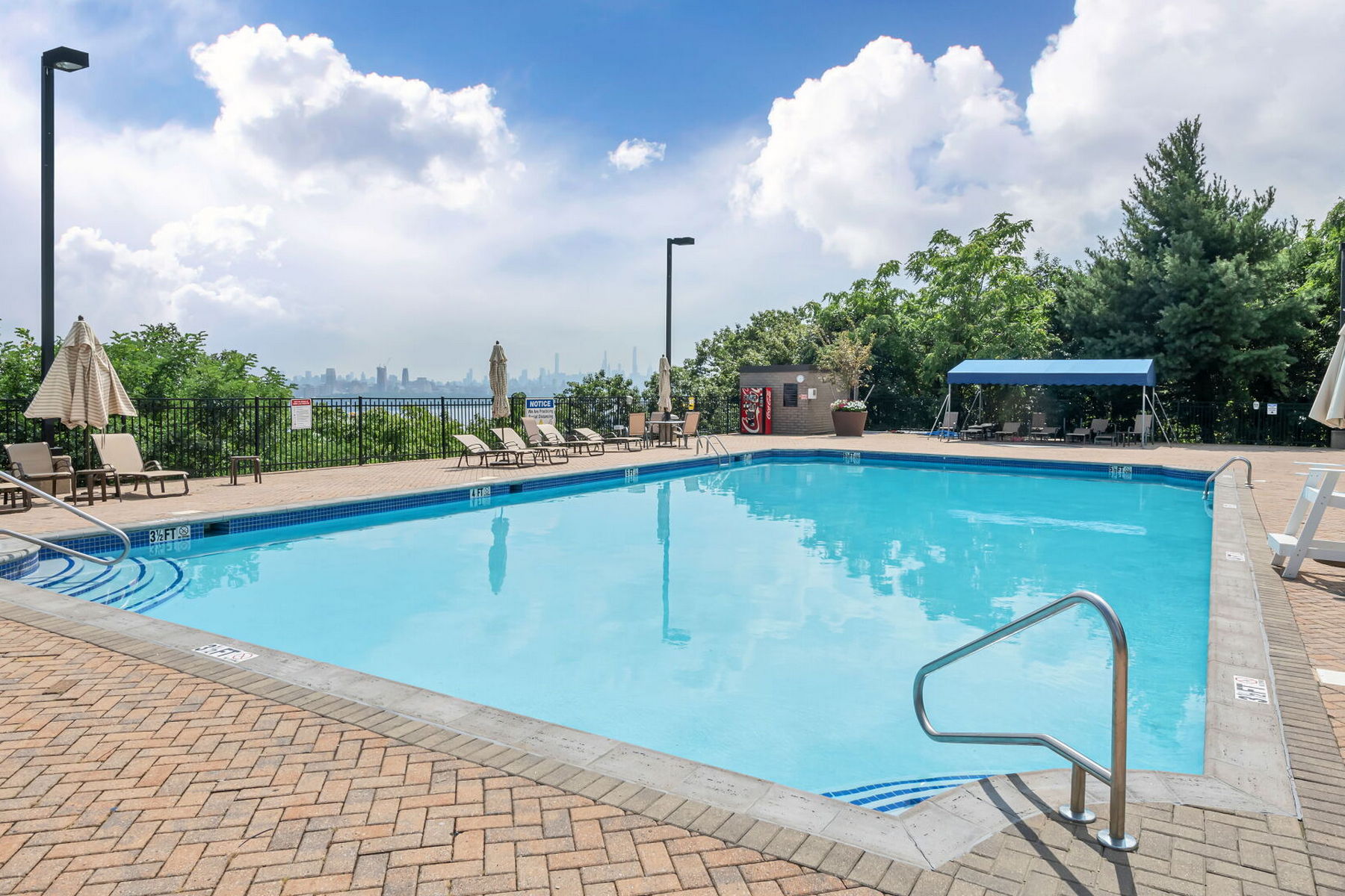 1512 Palisade Avenue Unit# PH20D