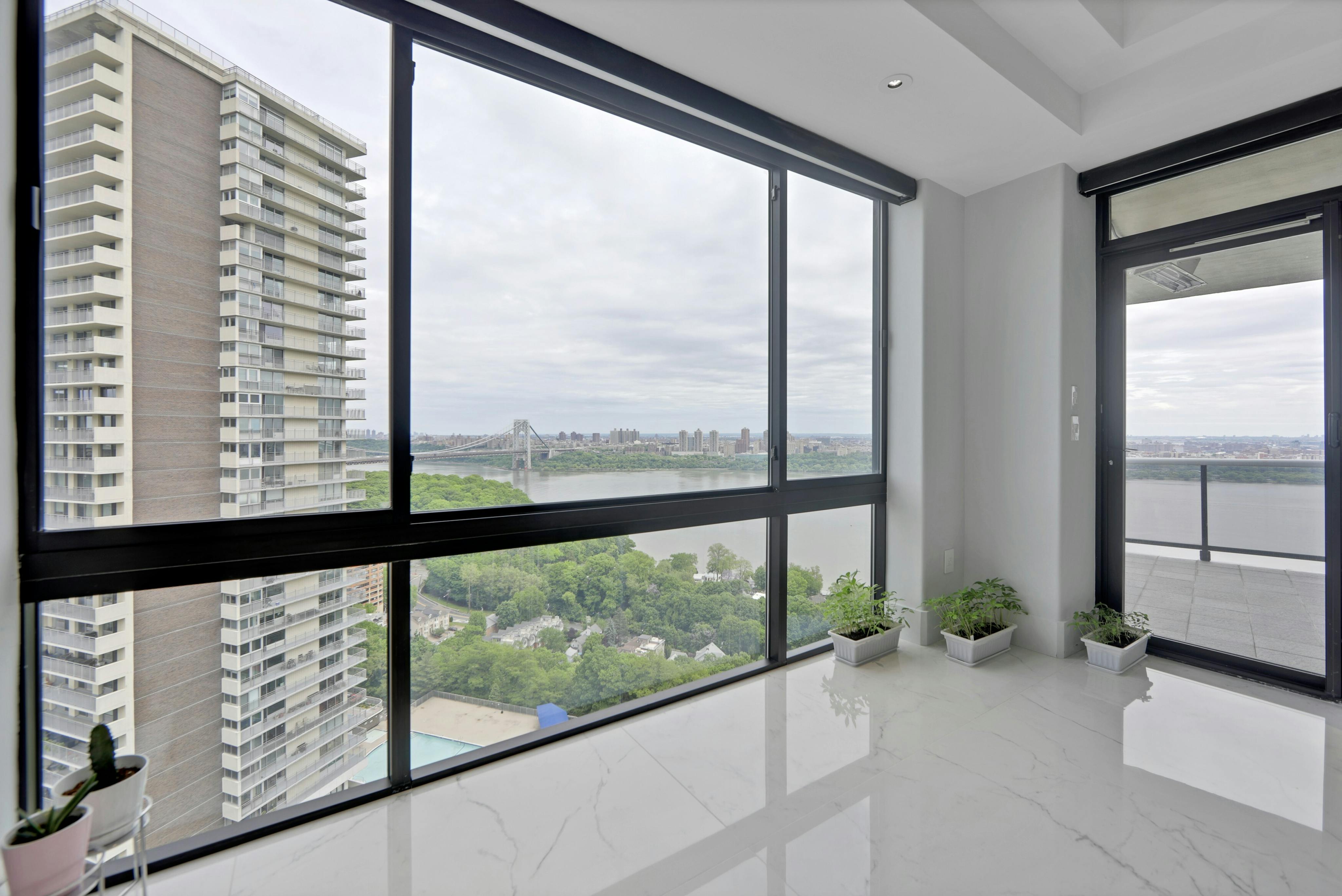 1512 Palisade Avenue Unit# PH20D