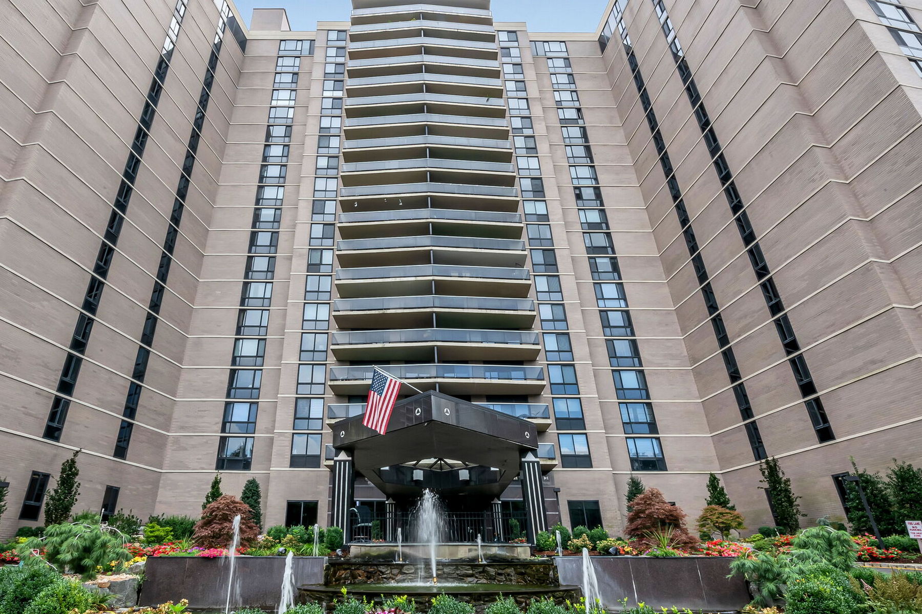 1512 Palisade Avenue Unit# PH20D