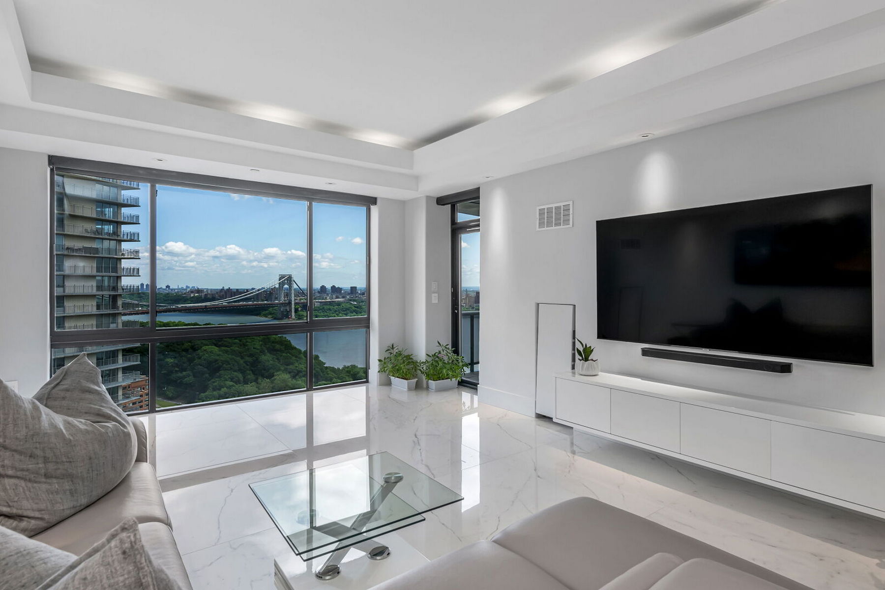 1512 Palisade Avenue Unit# PH20D