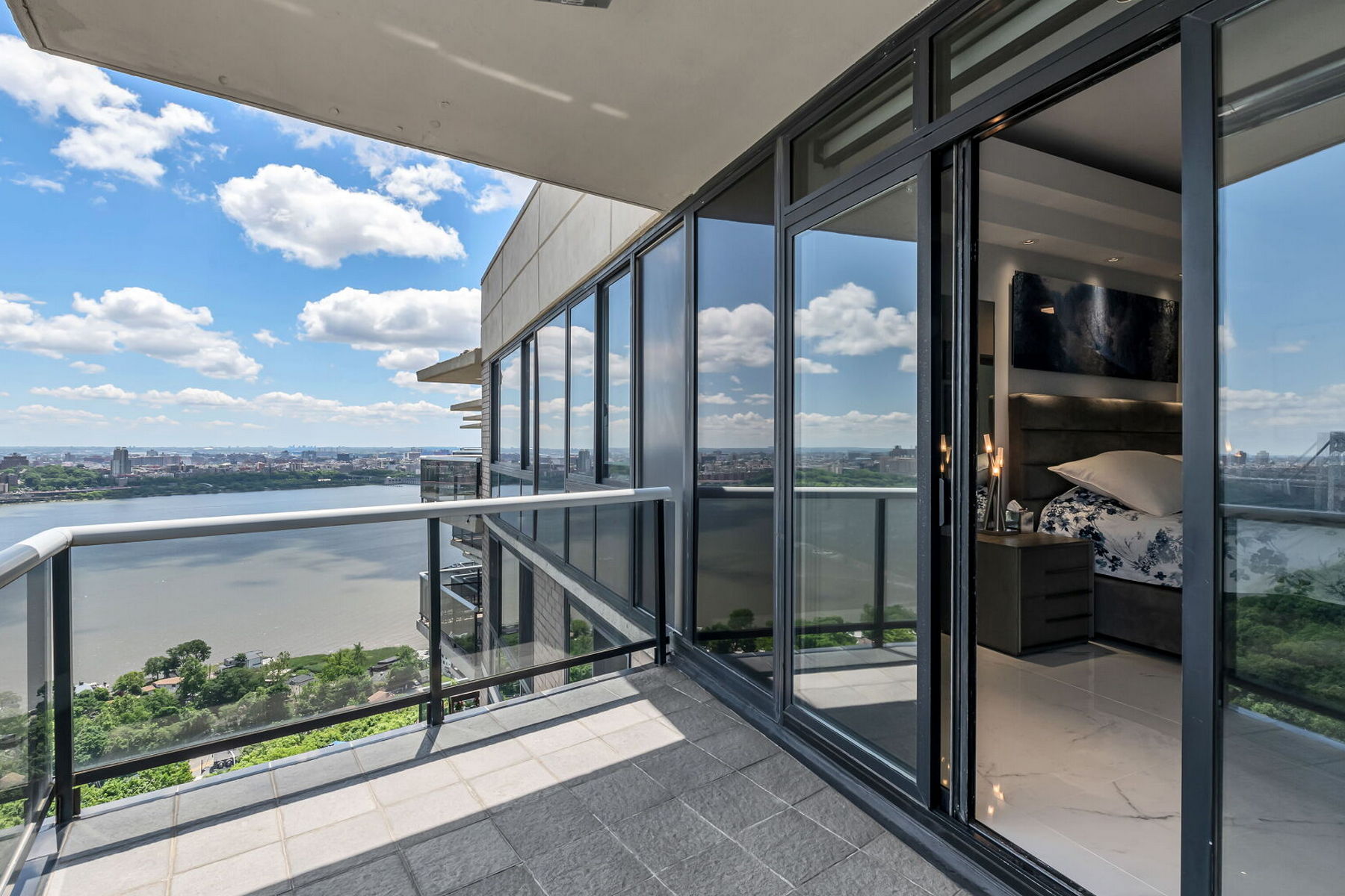 1512 Palisade Avenue Unit# PH20D