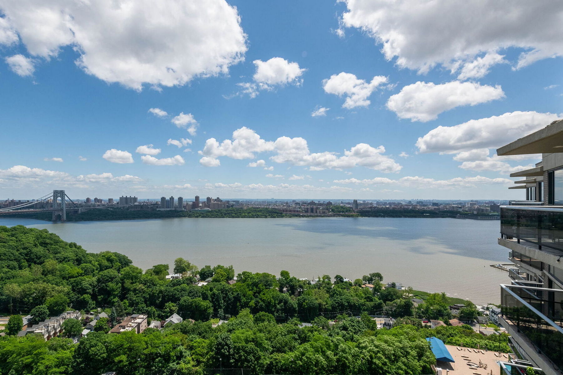 1512 Palisade Avenue Unit# PH20D