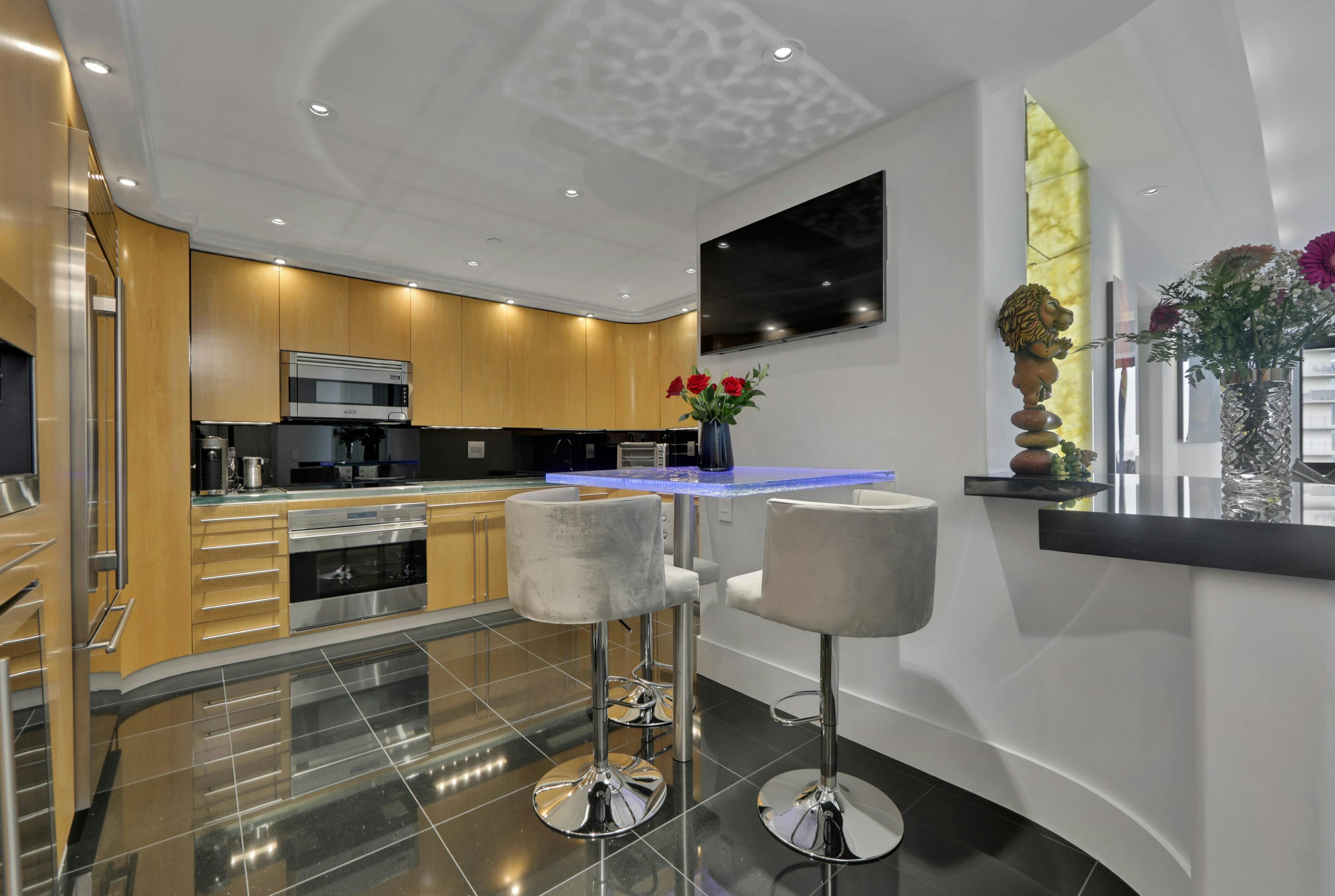 1512 Palisade Avenue Unit# PH20D