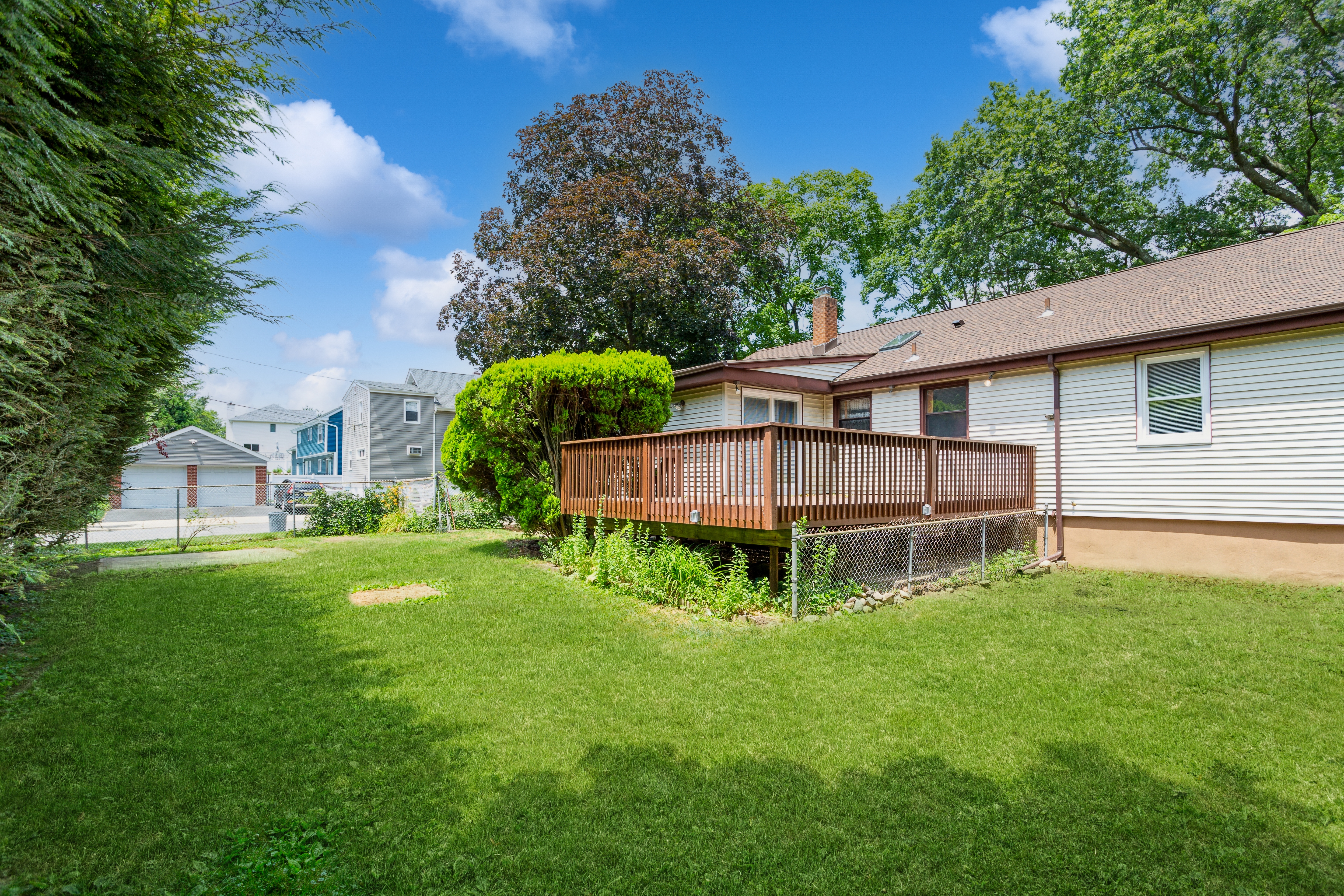 392 Roslyn Avenue 