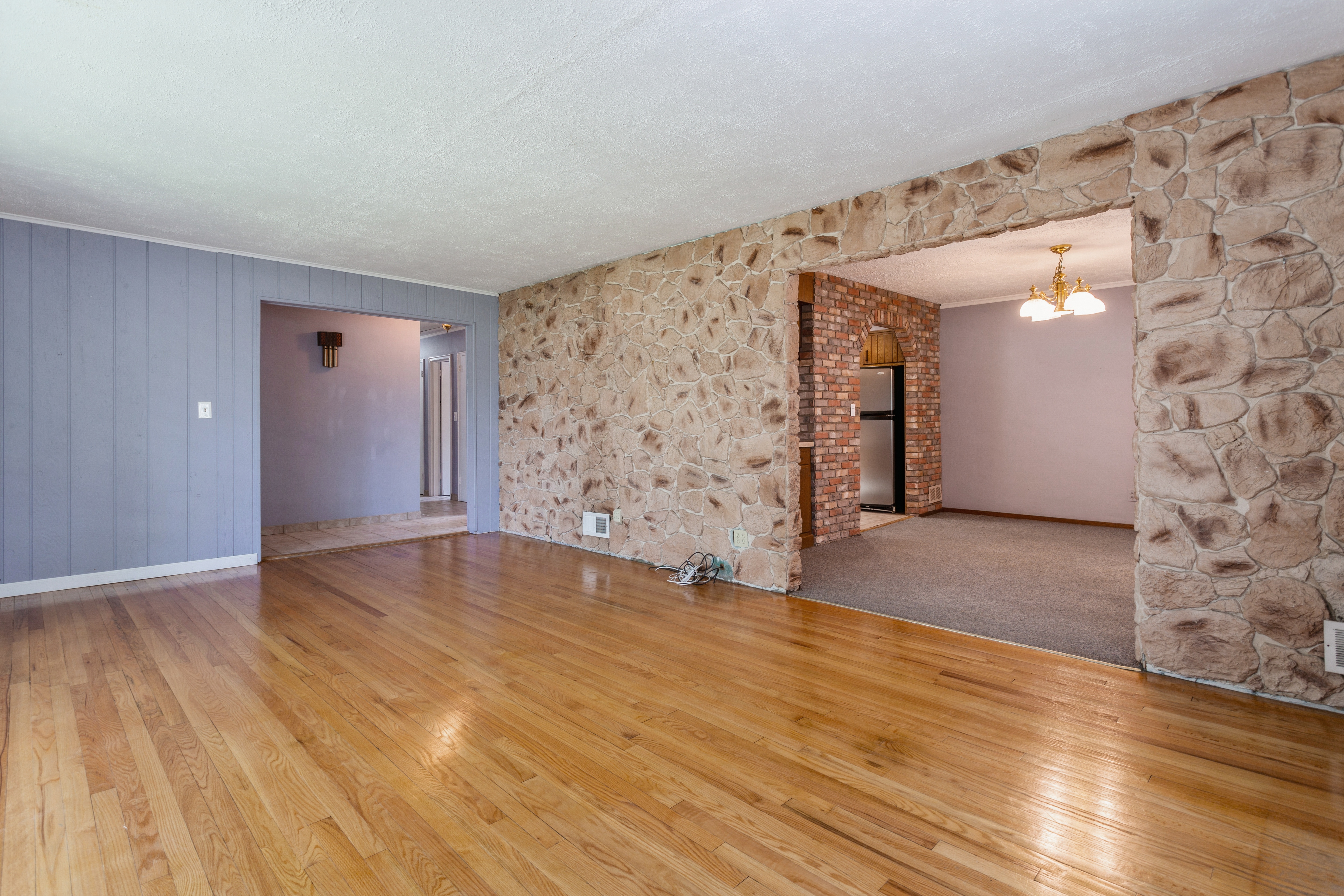 392 Roslyn Avenue 