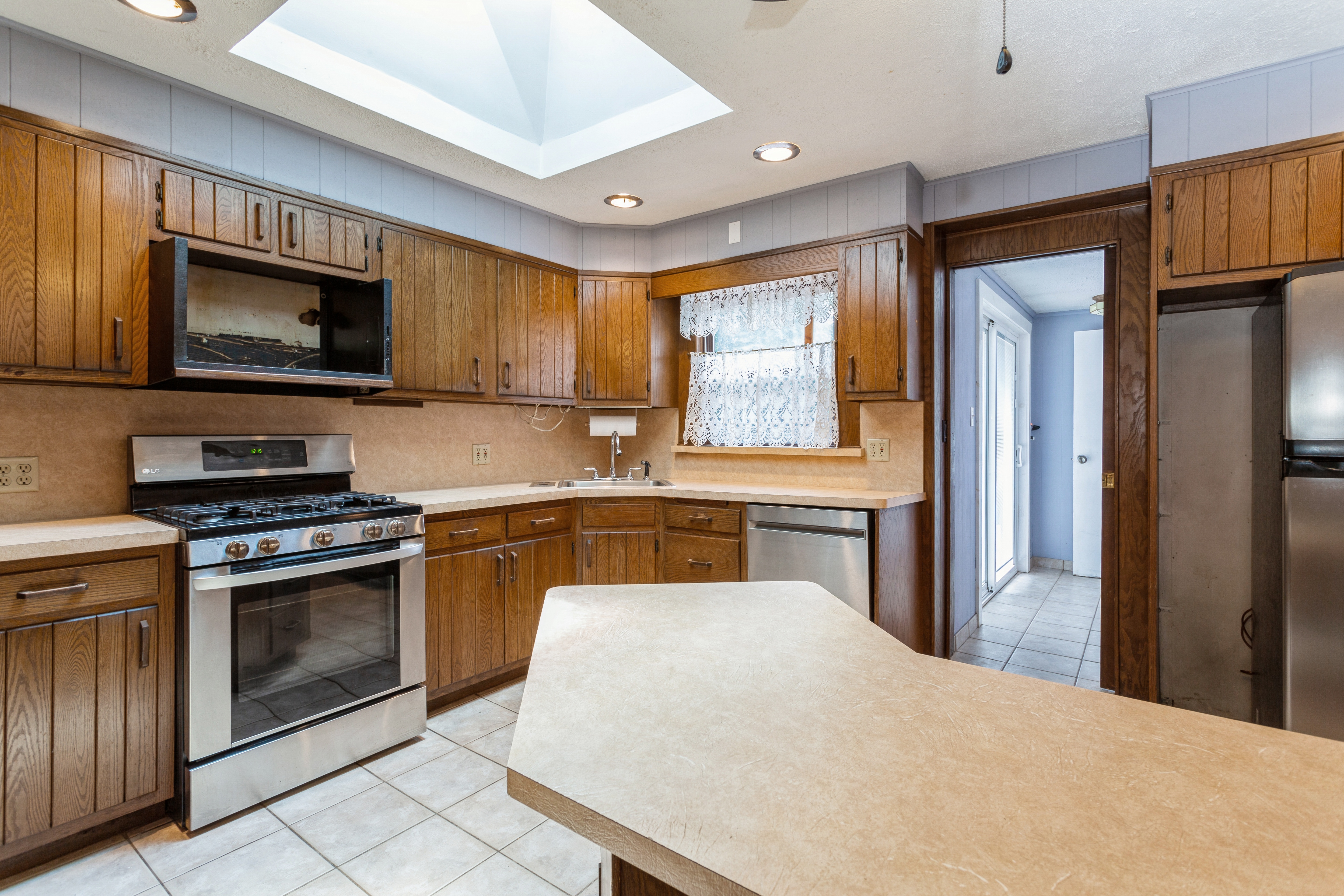 392 Roslyn Avenue 