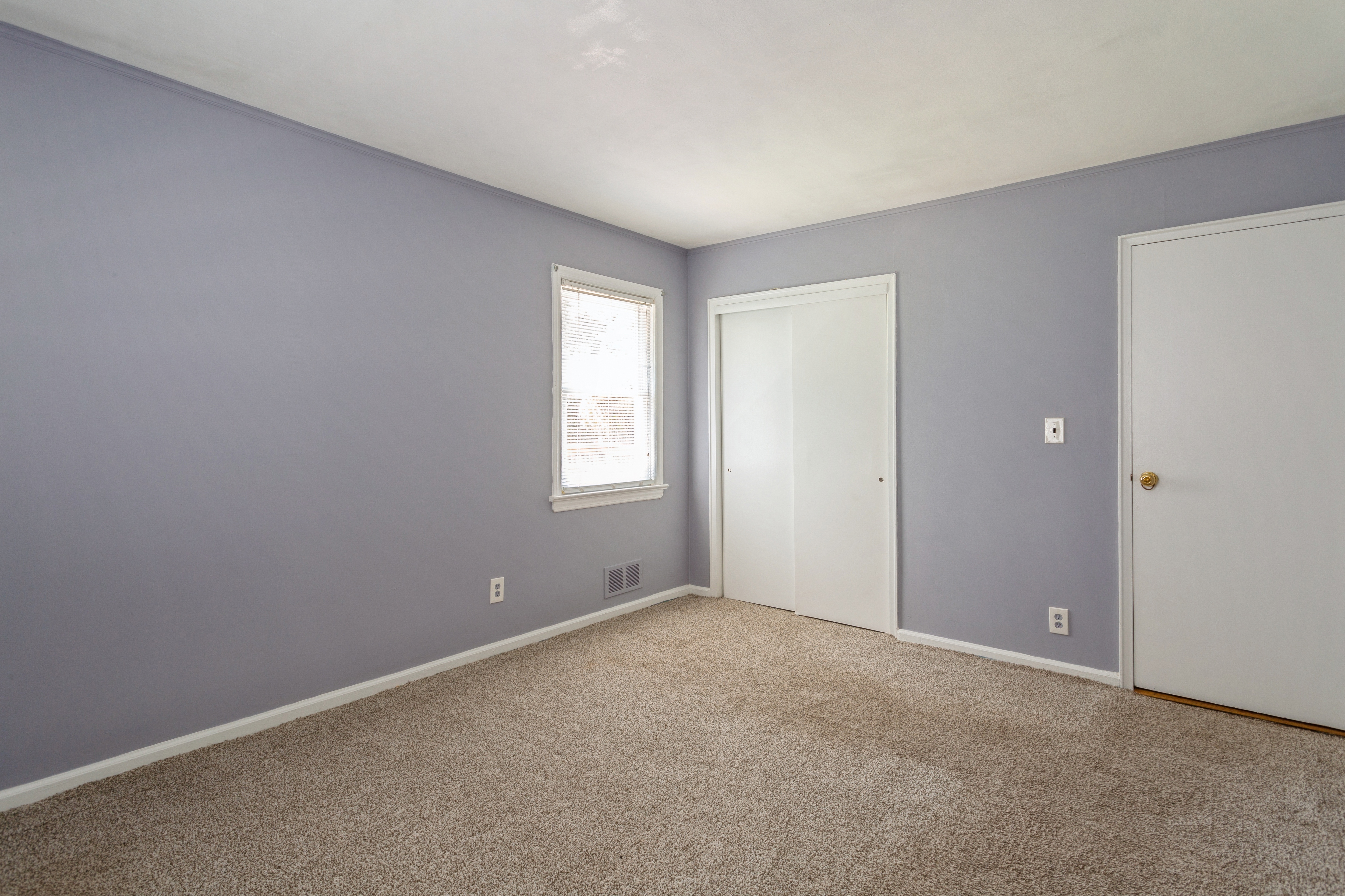 392 Roslyn Avenue 