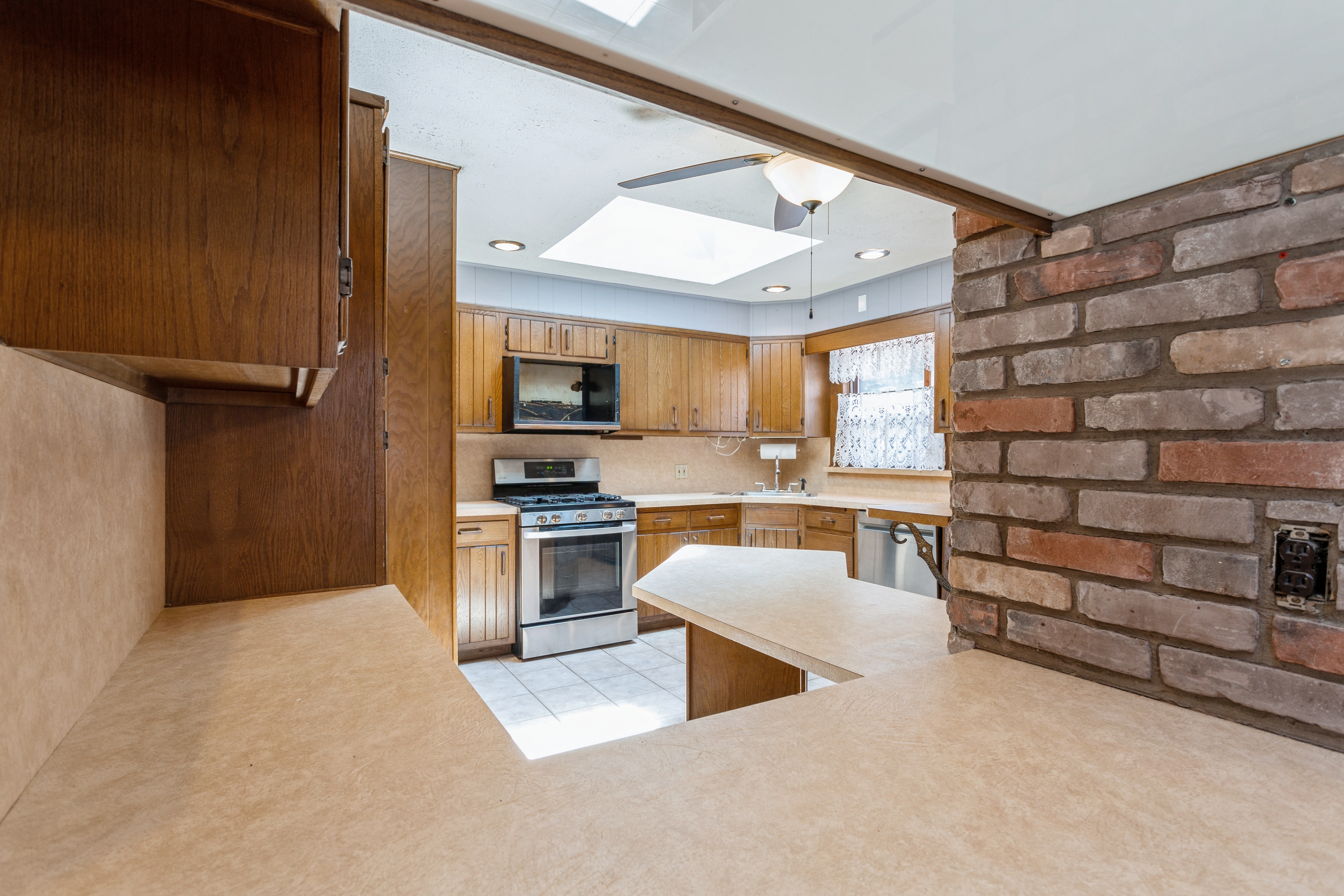 392 Roslyn Avenue 