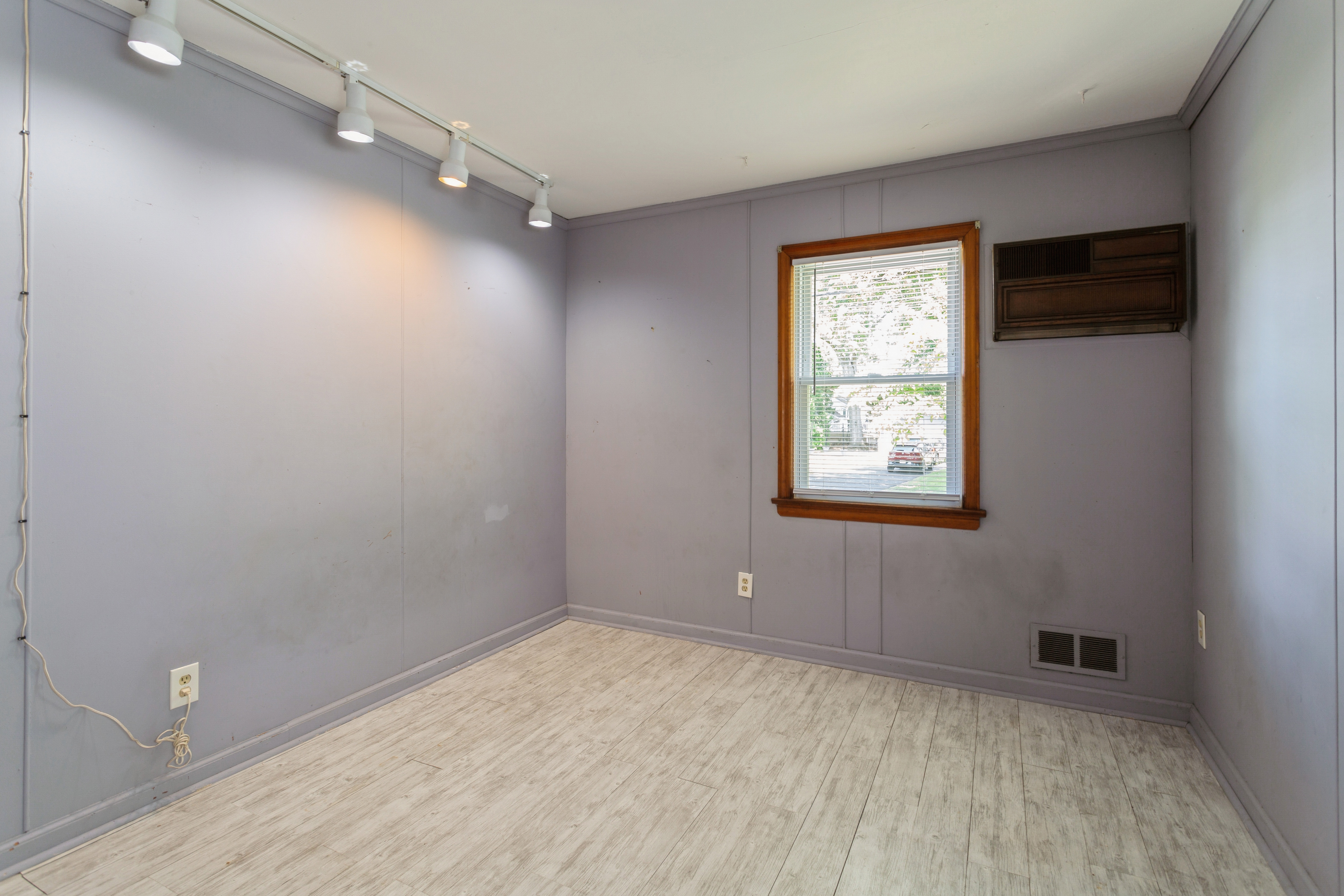 392 Roslyn Avenue 