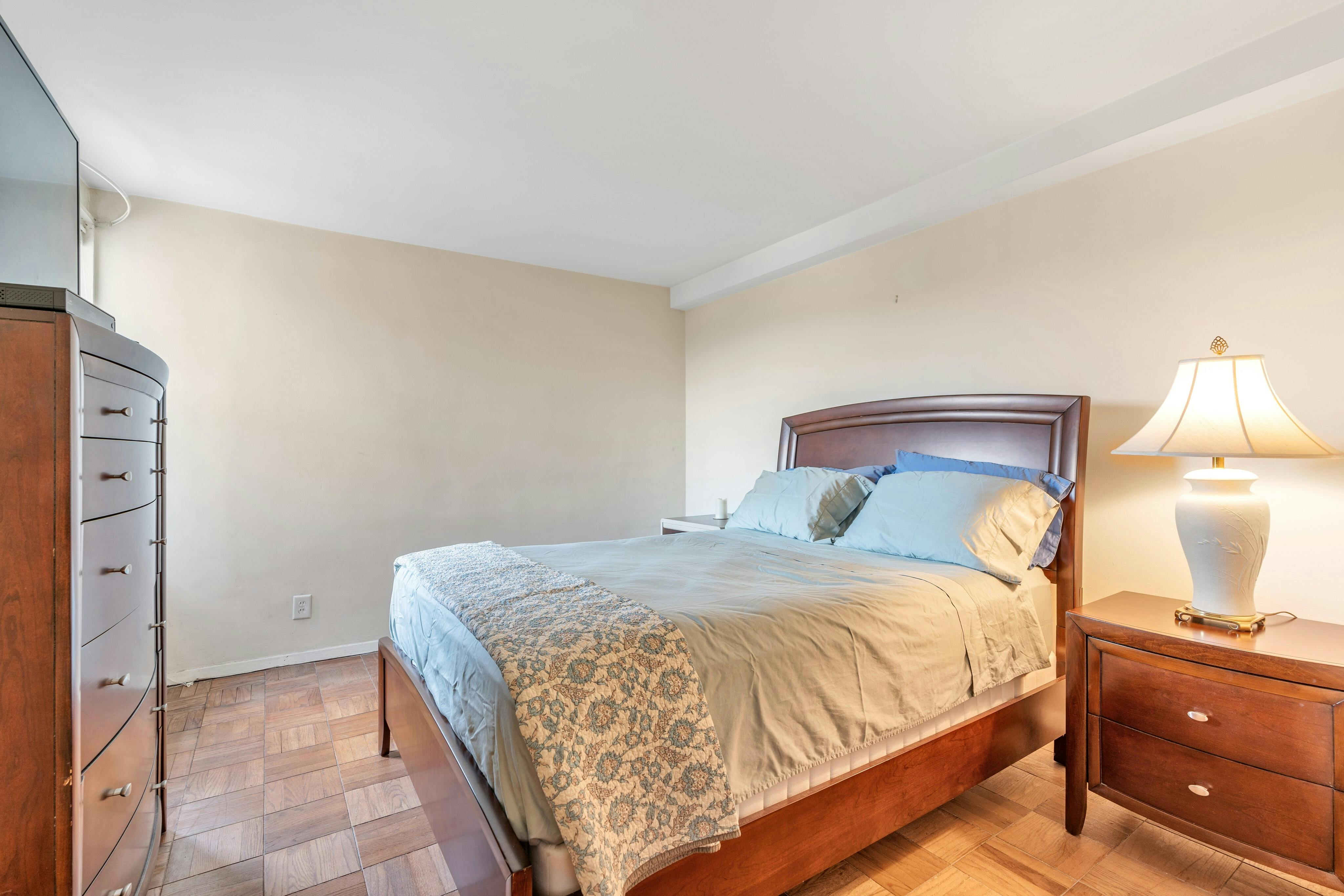2100 Linwood Avenue Unit# 5P