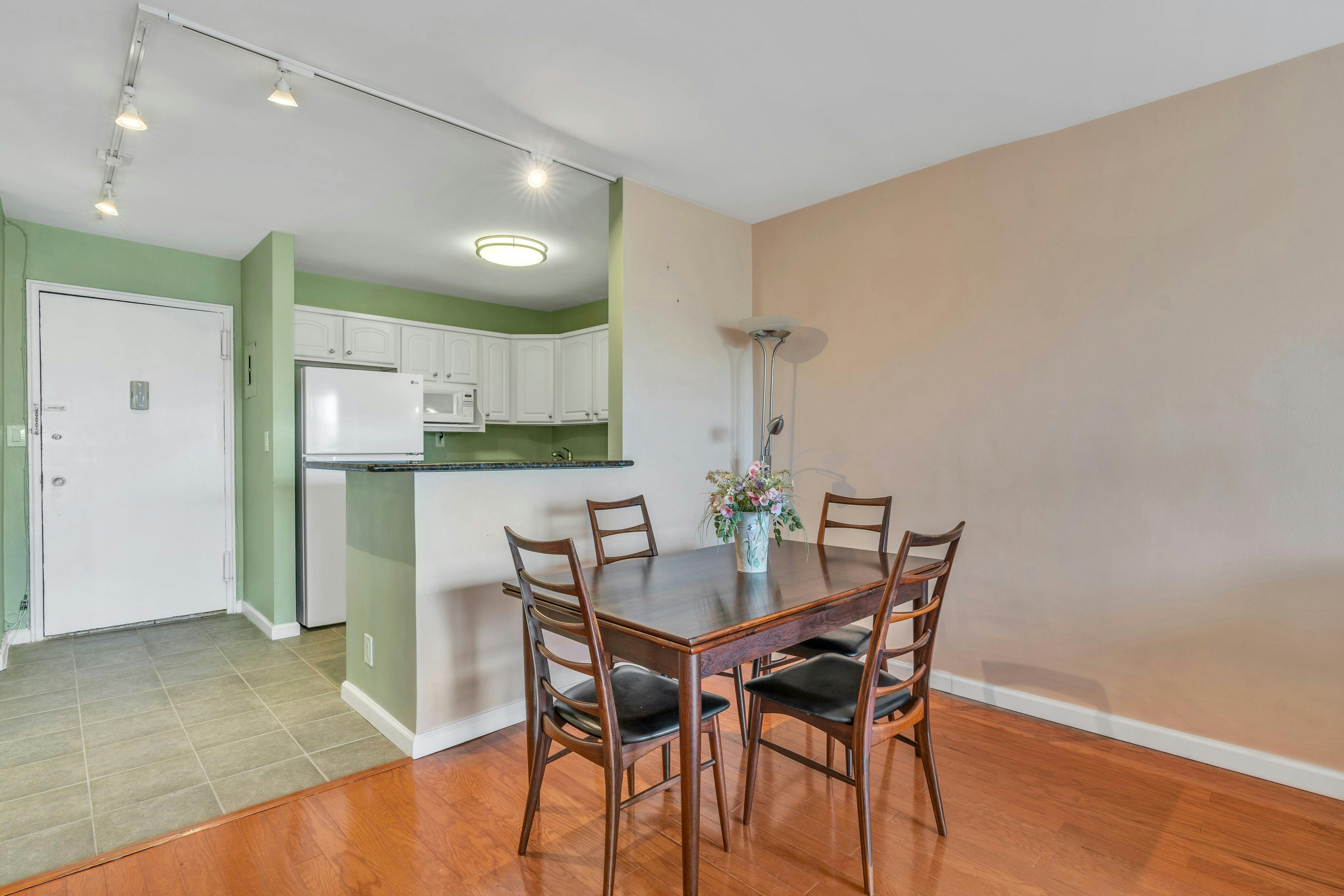 2100 Linwood Avenue Unit# 5P
