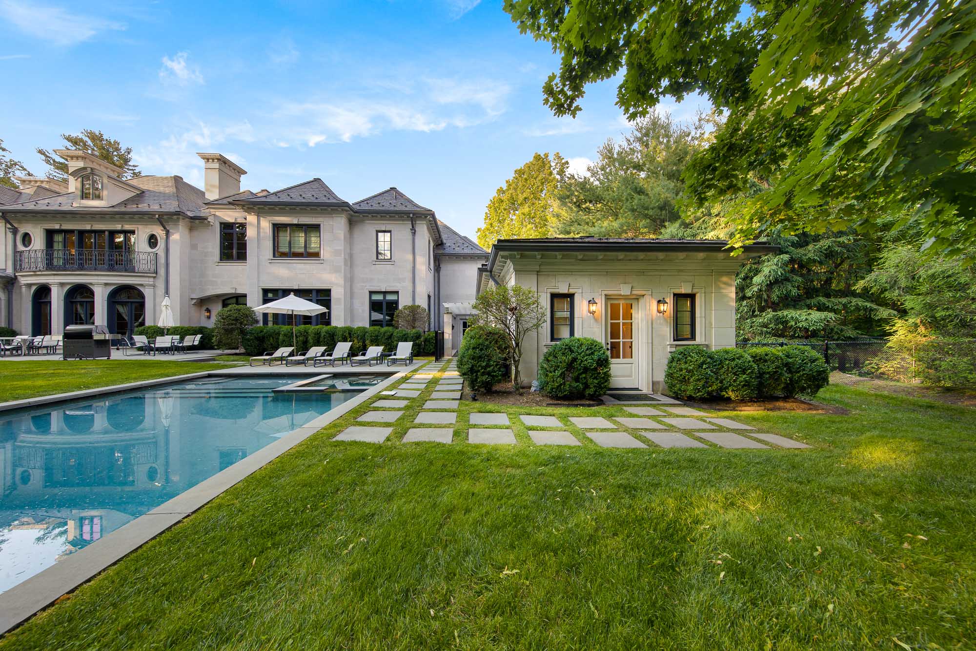 16 Dogwood Lane