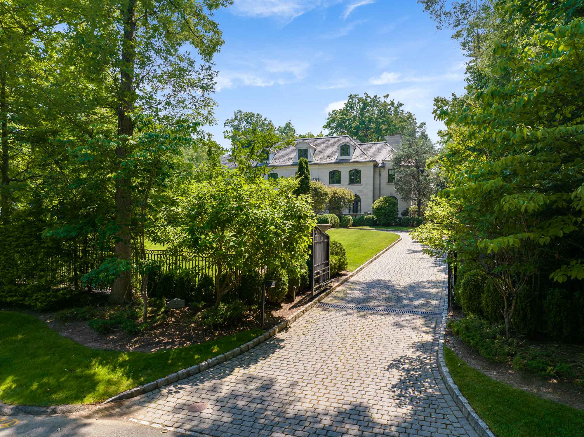 16 Dogwood Lane