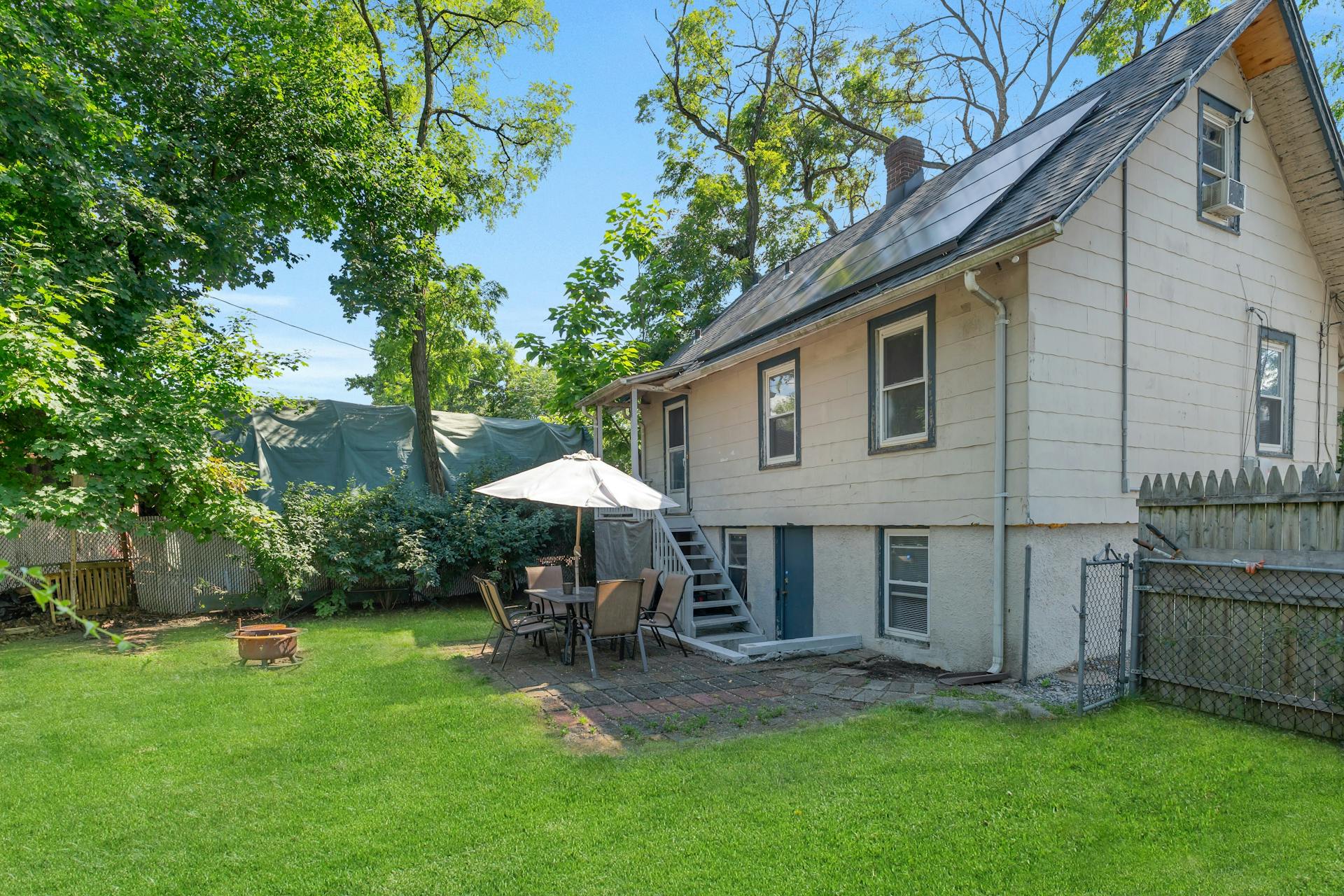 11 Woodbine Street 