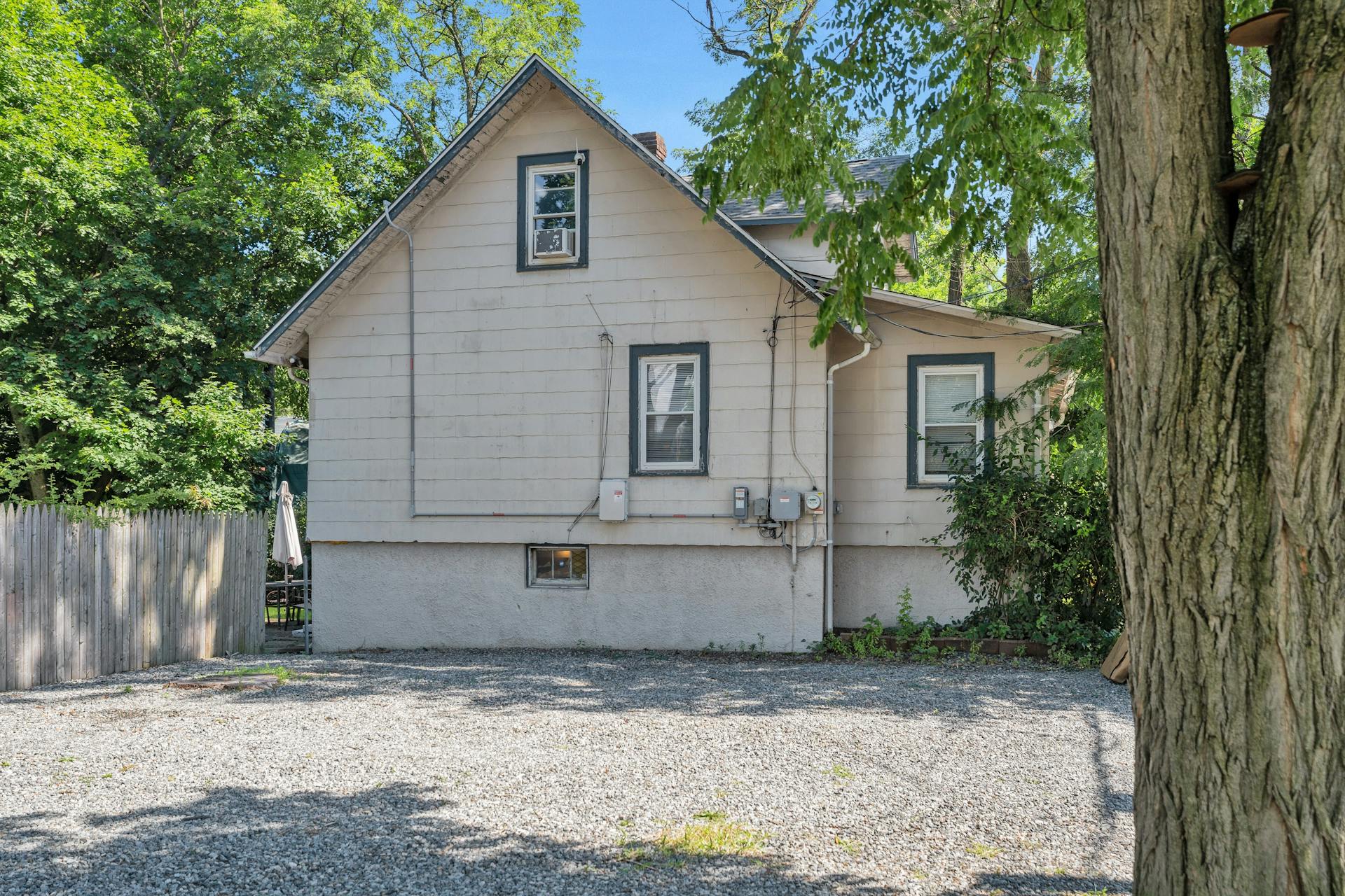 11 Woodbine Street 
