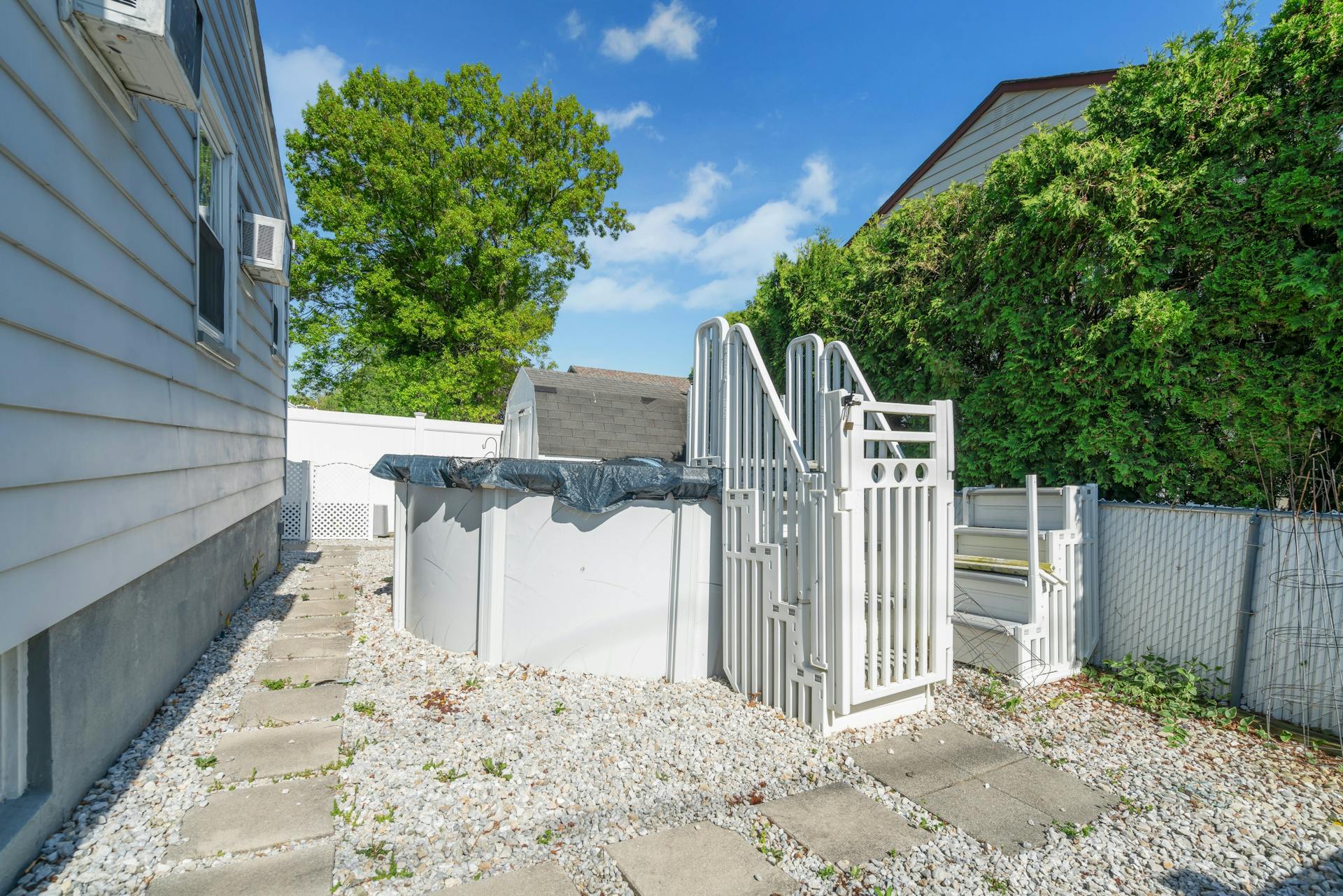 00-07 Midland Avenue