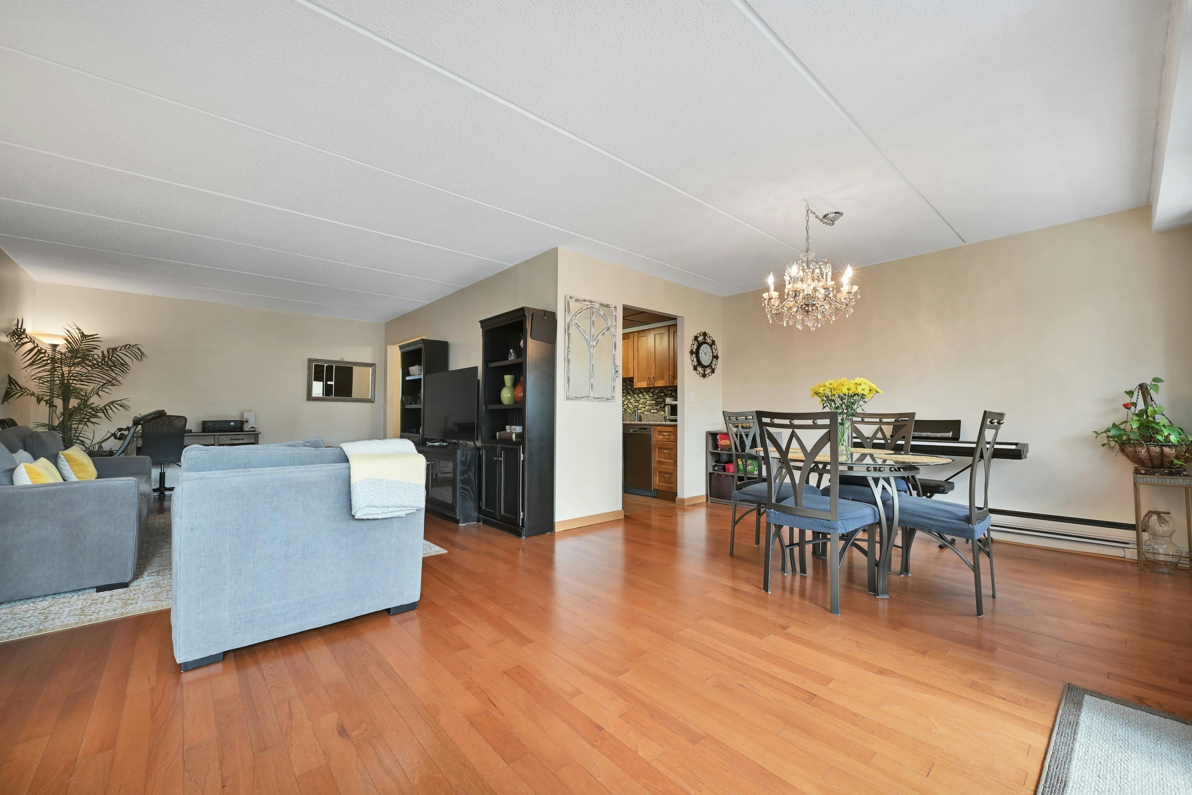 1600 Center Avenue Unit# 2G