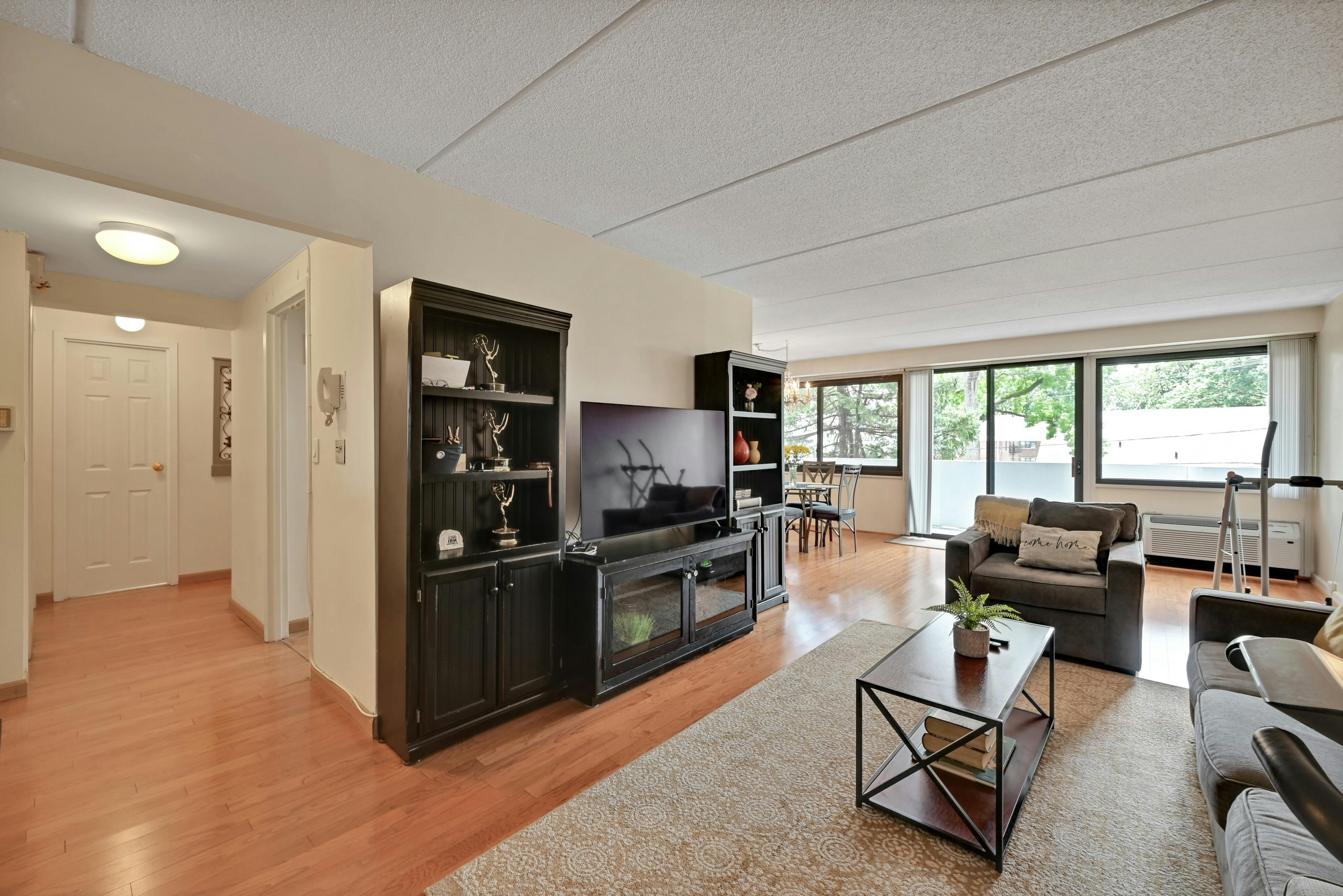 1600 Center Avenue Unit# 2G