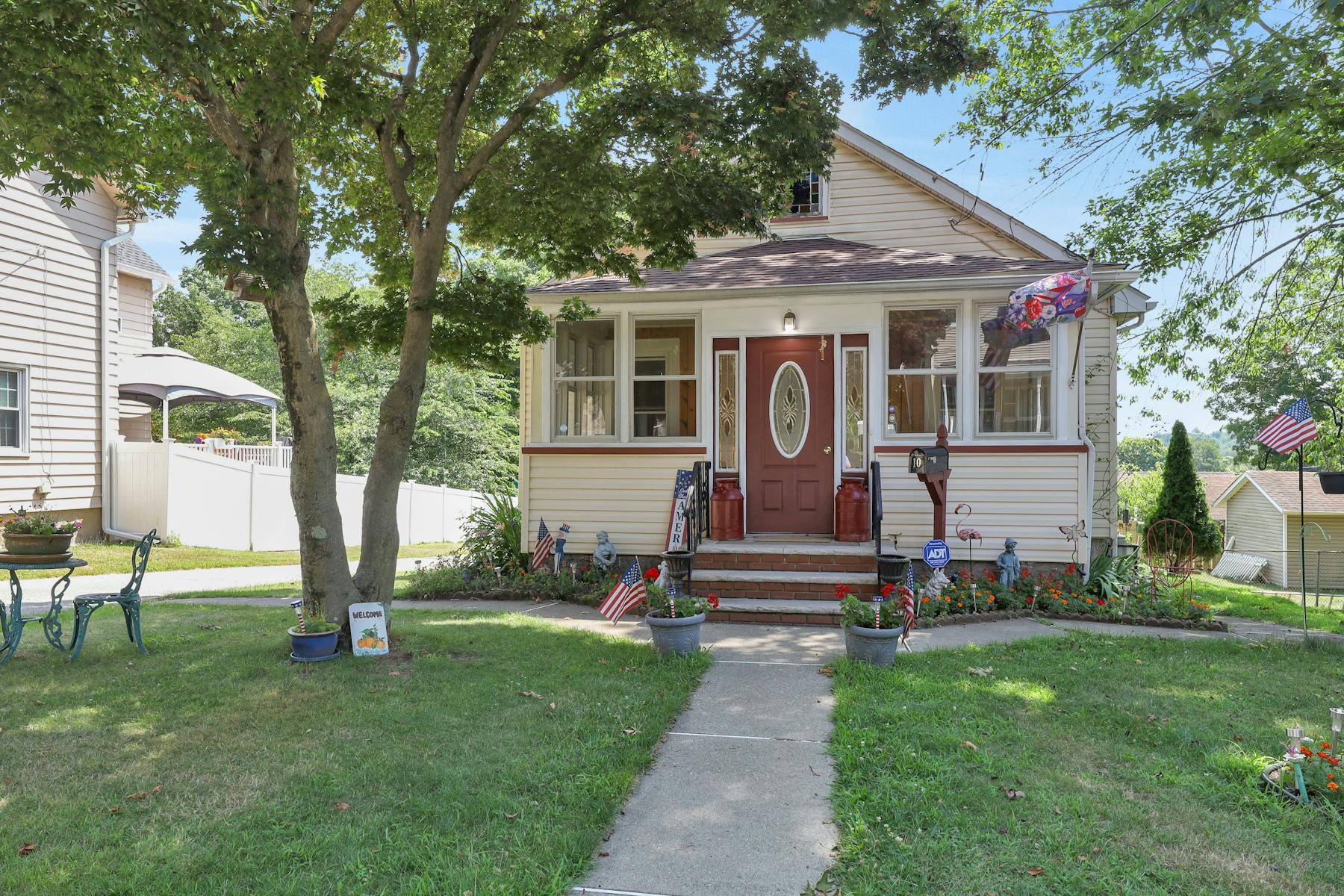 10 Oak Street 