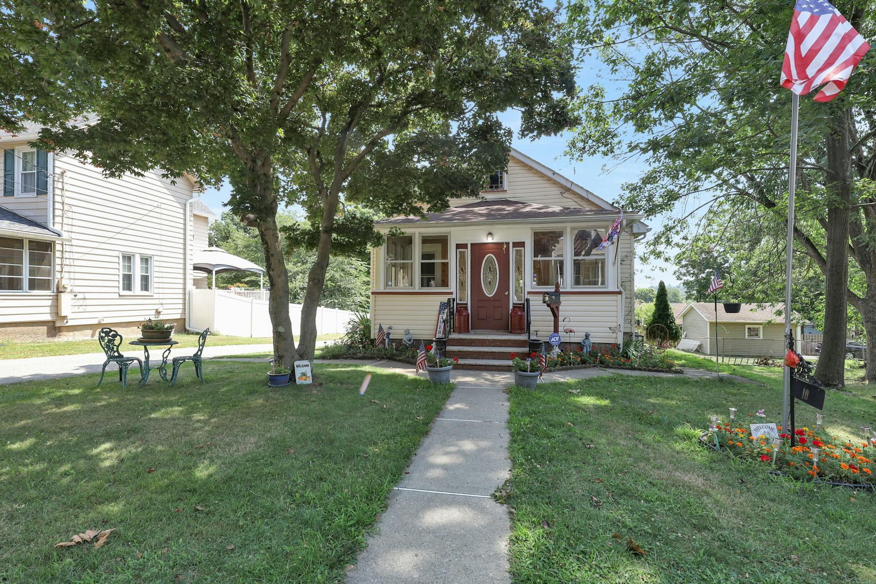 10 Oak Street 