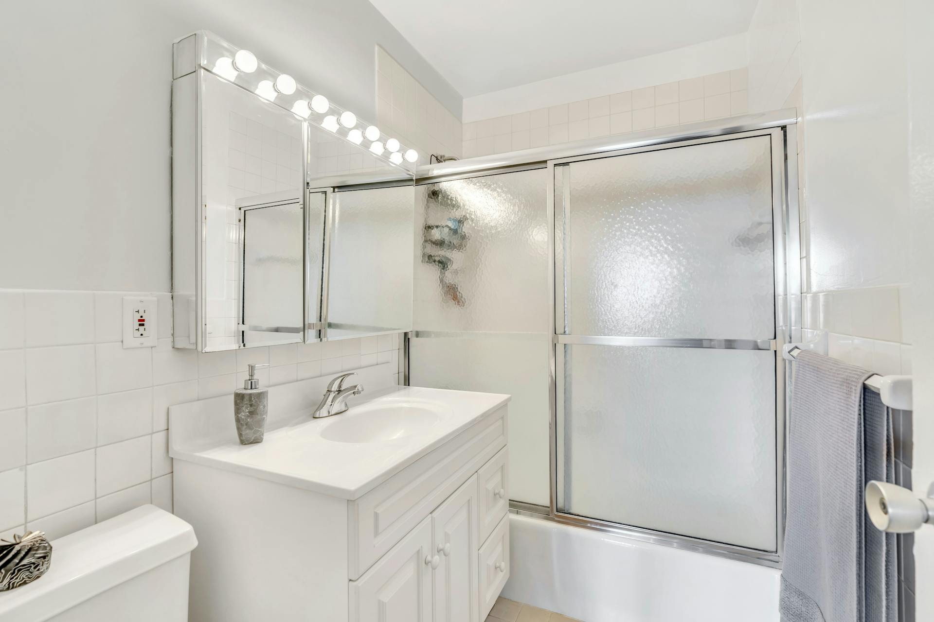 2000 Linwood Avenue Unit# 20G