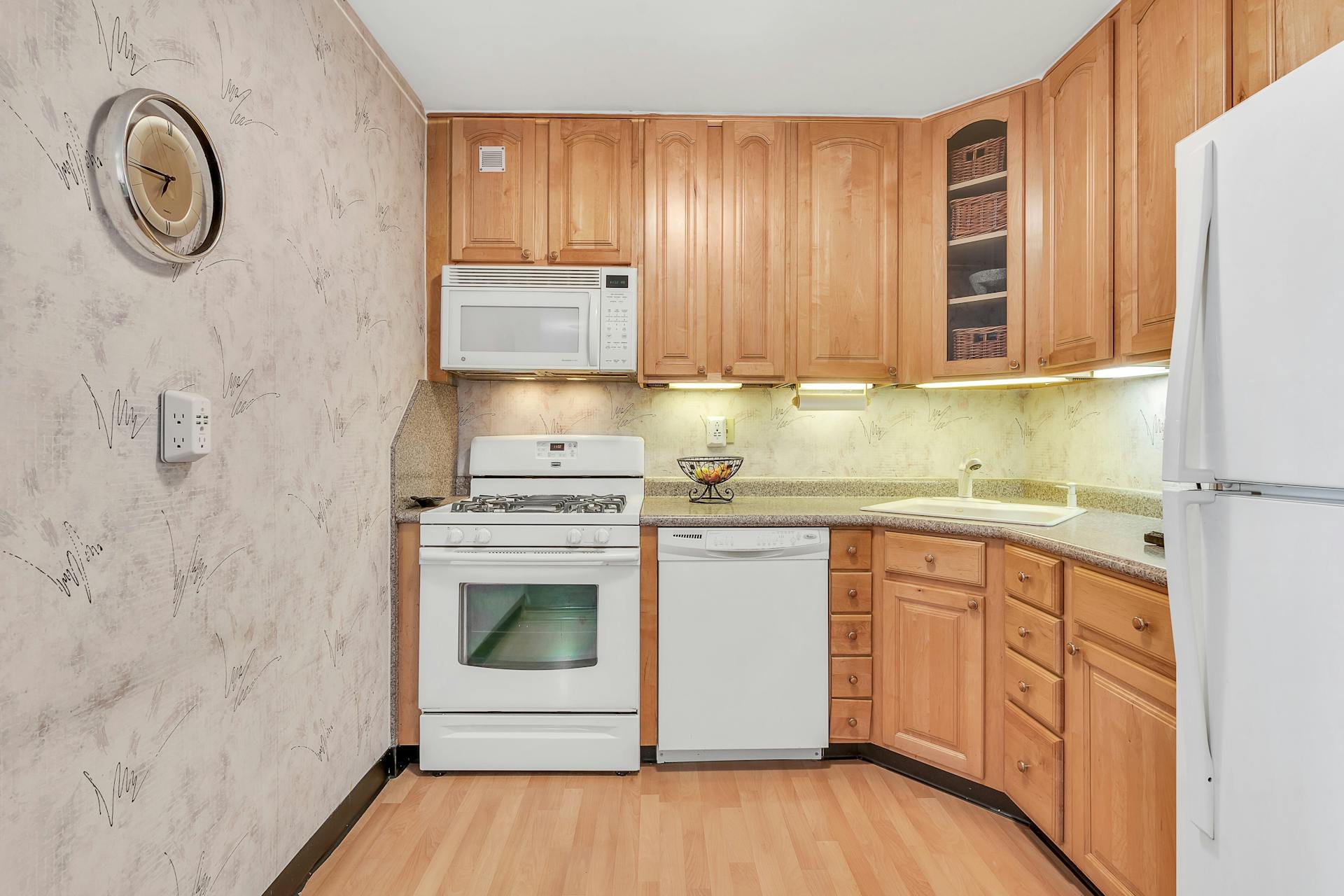 2000 Linwood Avenue Unit# 20G