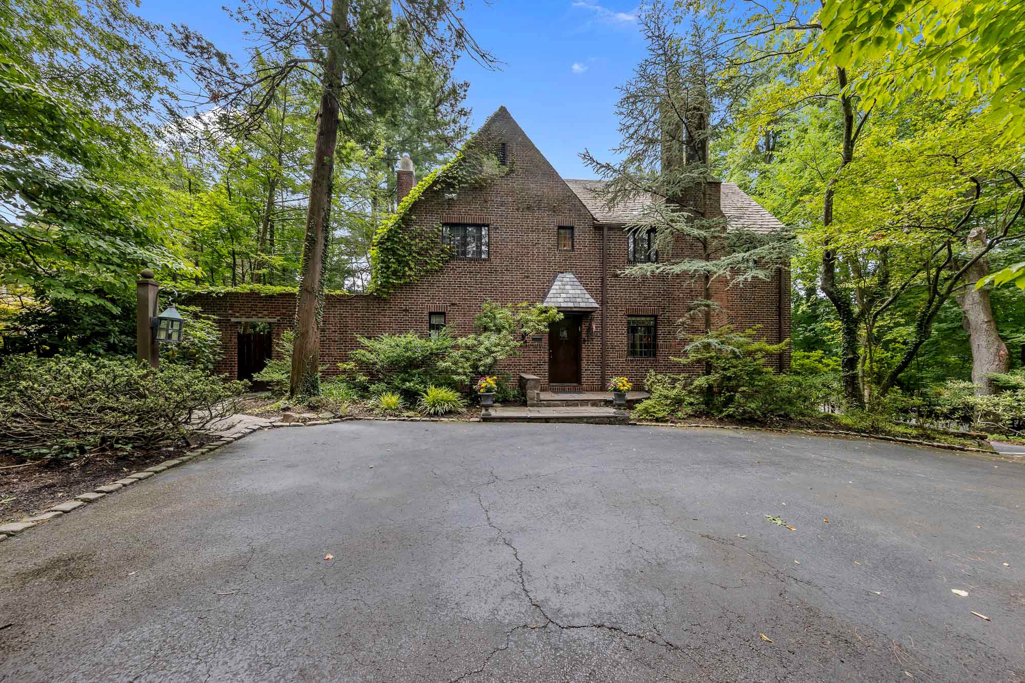 36 Forest Road 
