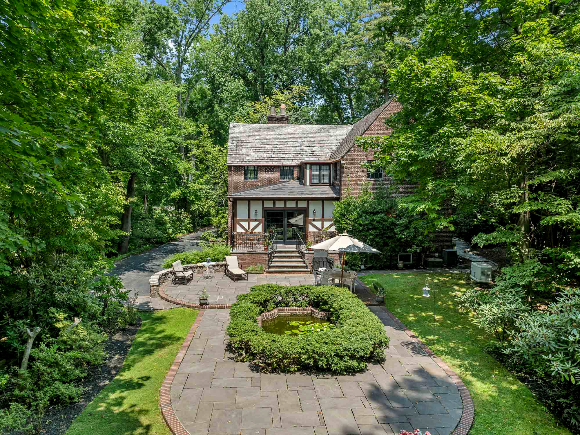 36 Forest Road 