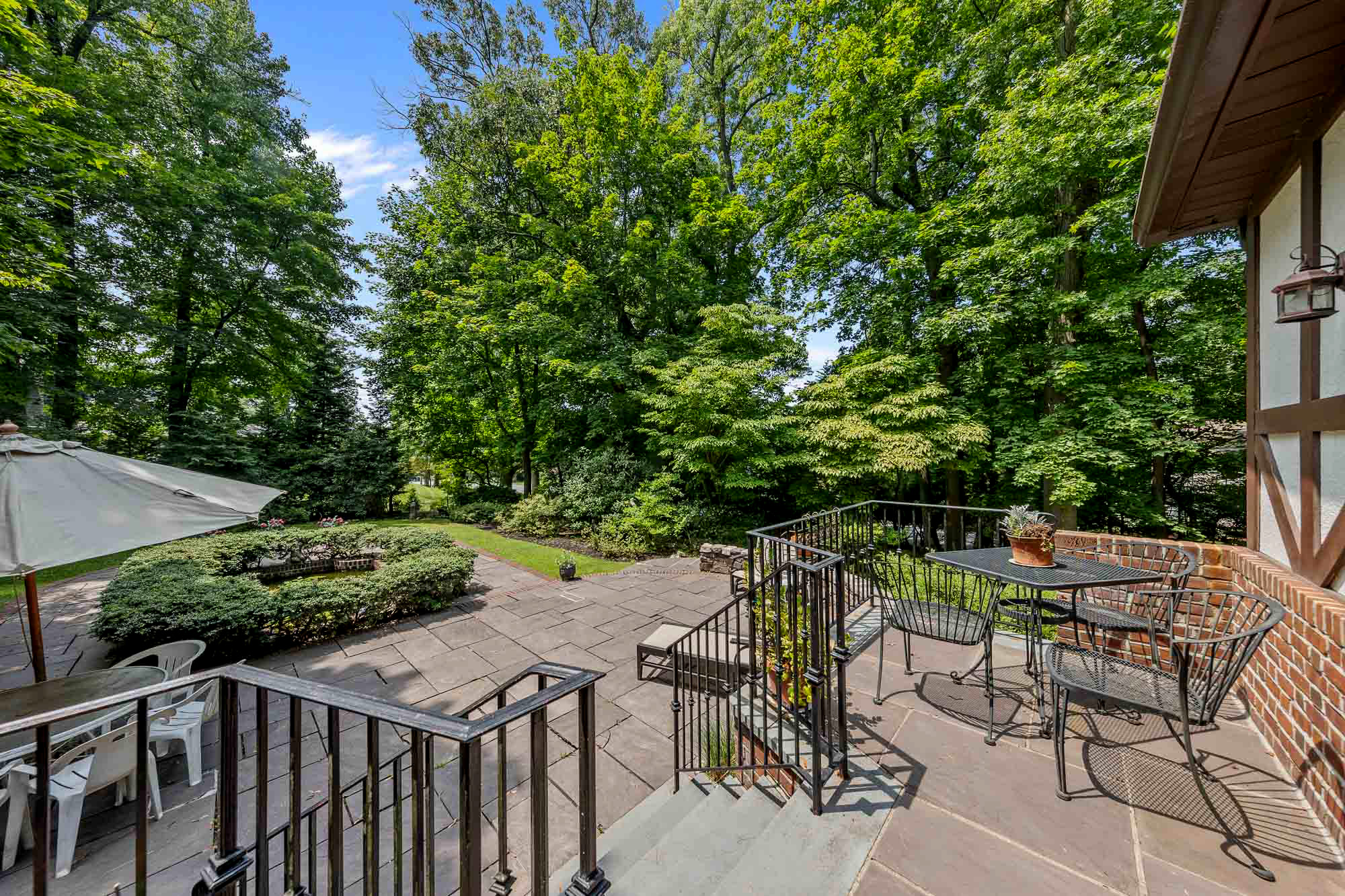 36 Forest Road 