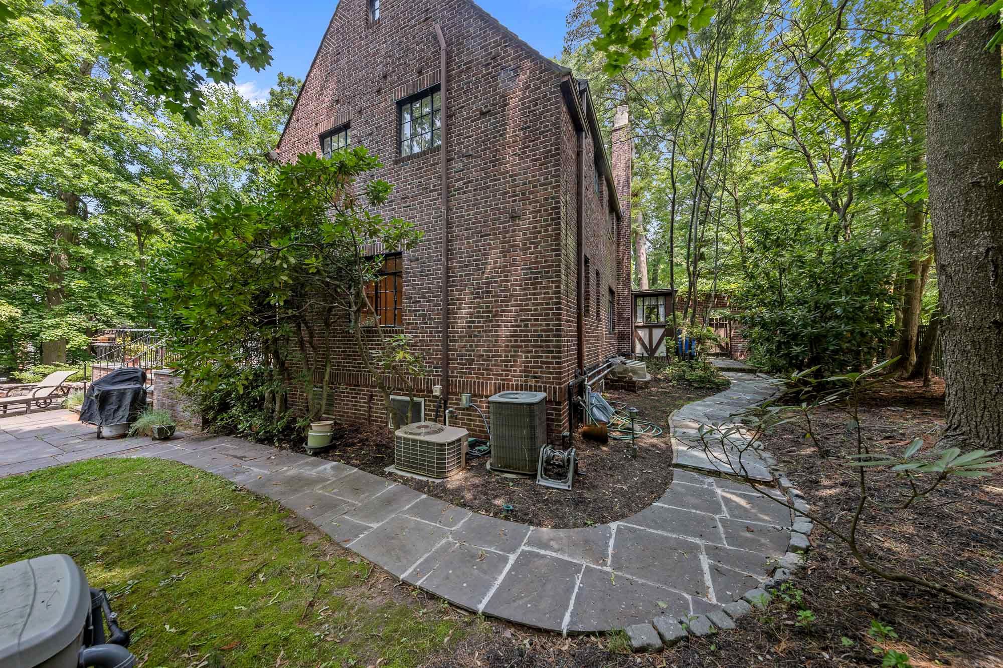 36 Forest Road 