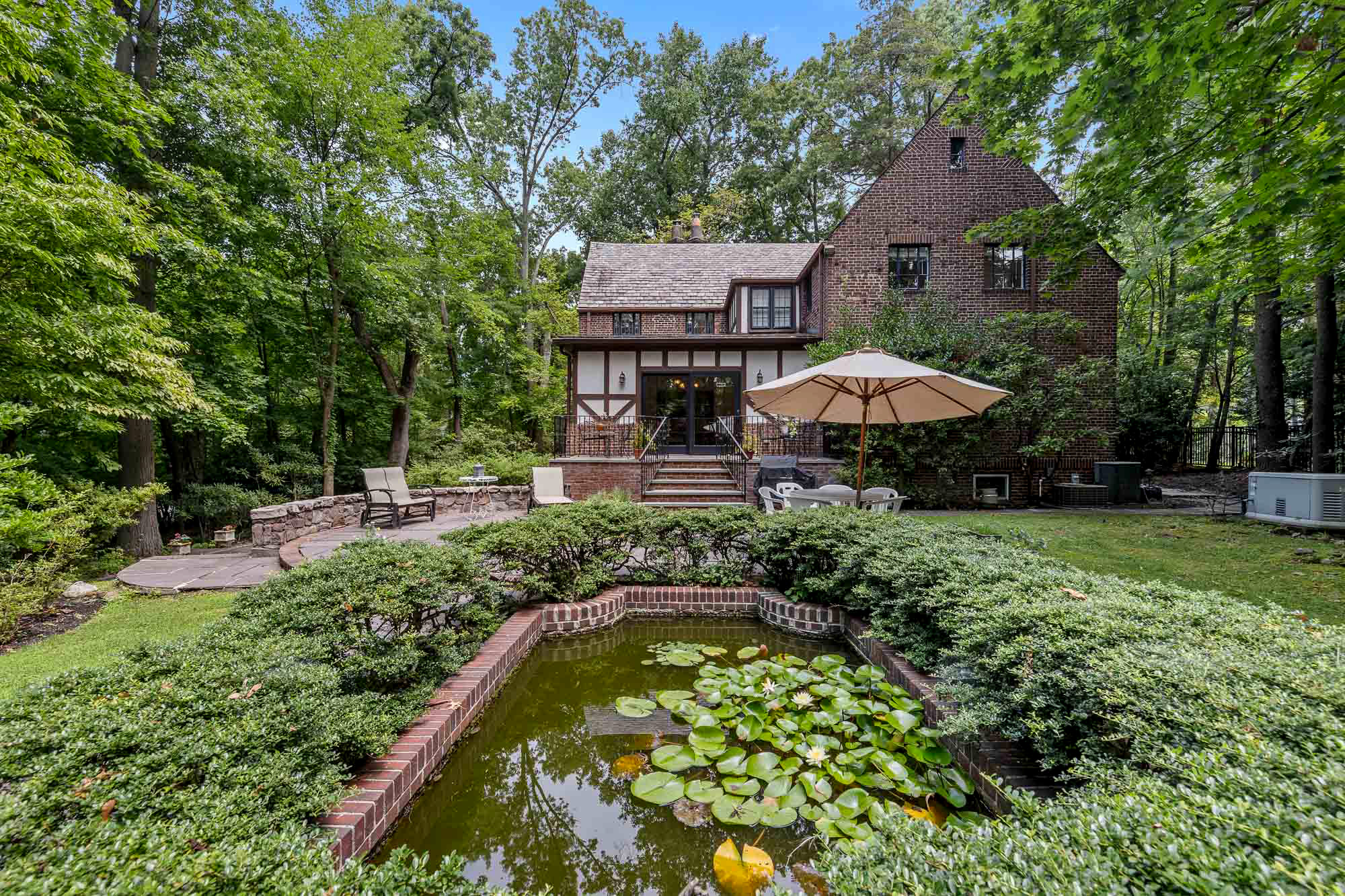 36 Forest Road 