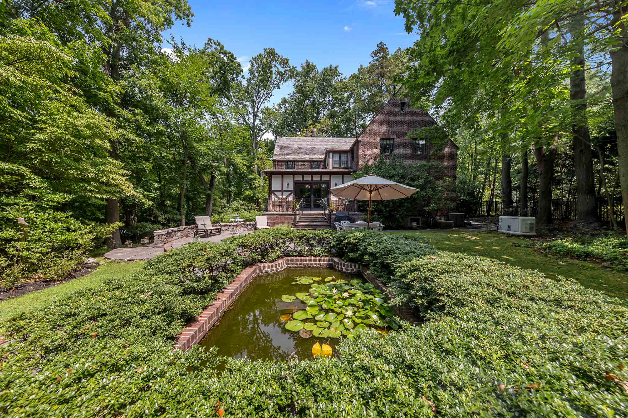 36 Forest Road 