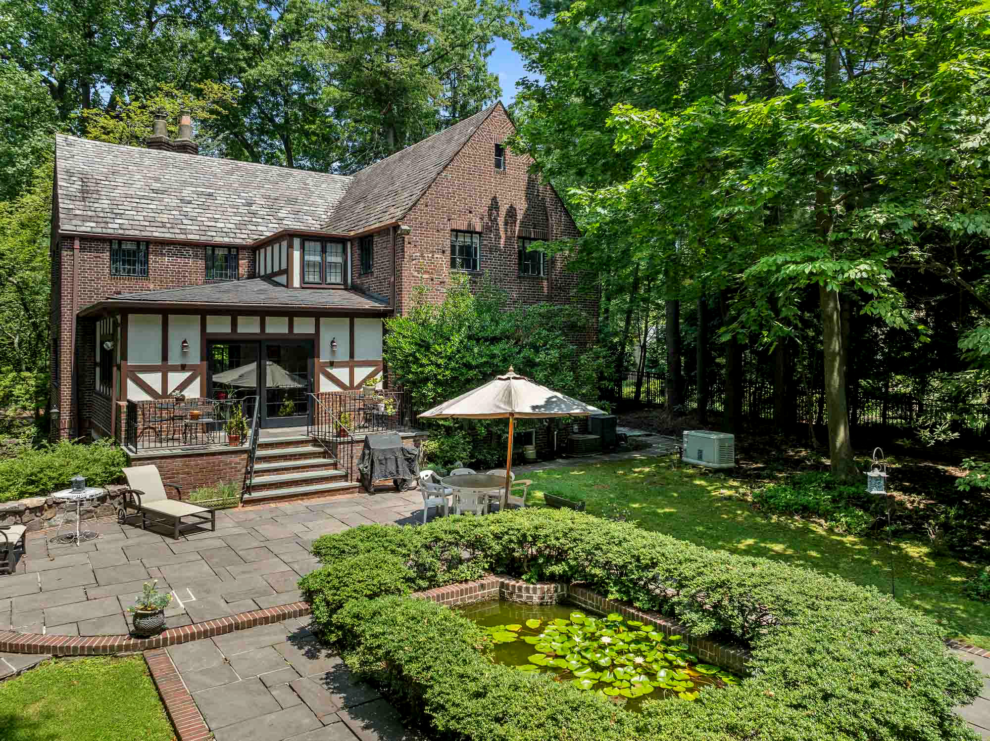 36 Forest Road 