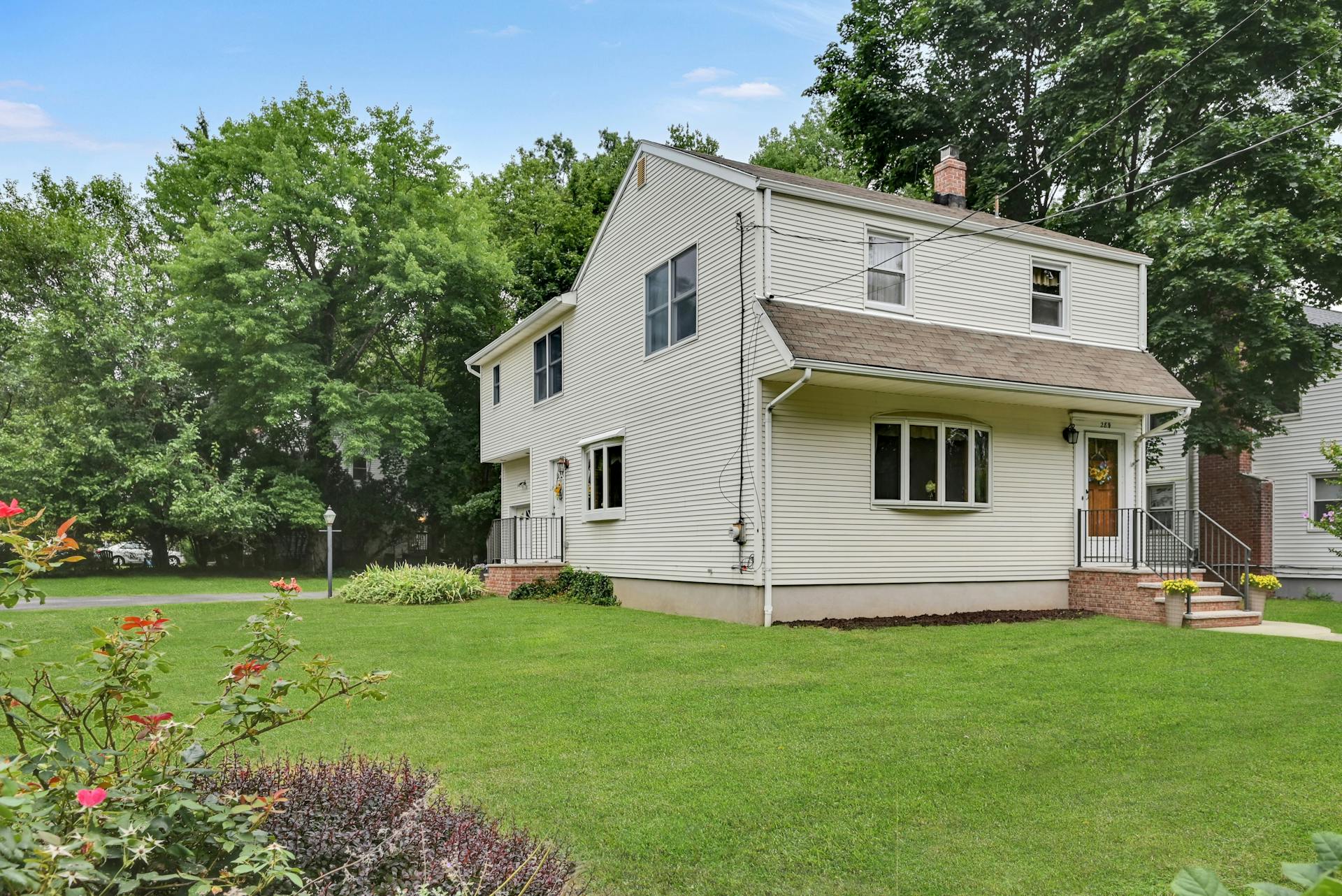 289 Meadowbrook Avenue 