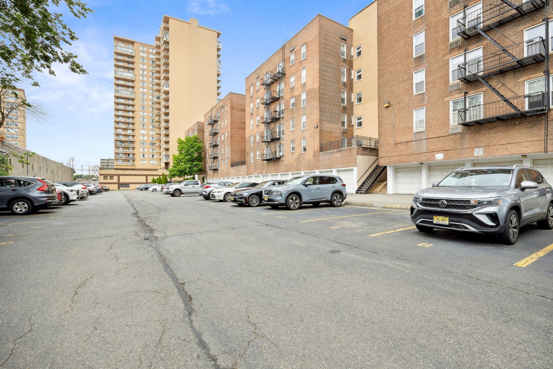 2160 Center Avenue Unit# 1F