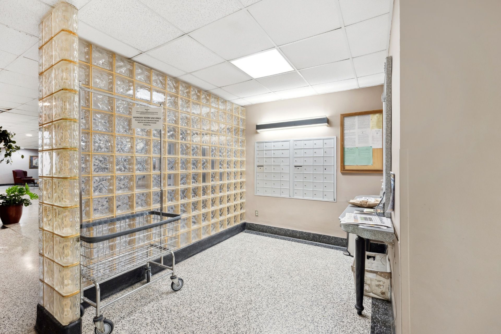 2160 Center Avenue Unit# 1F