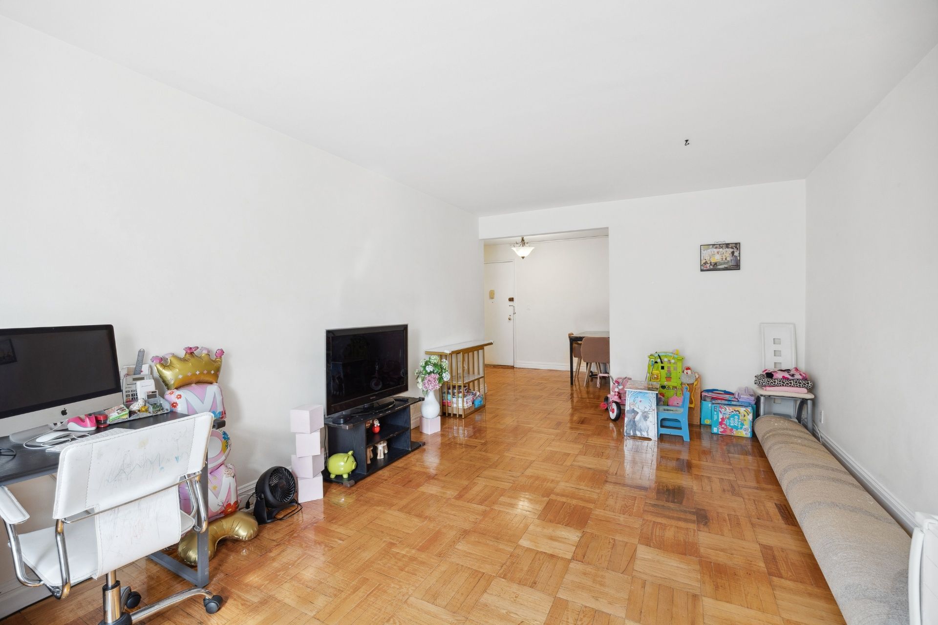 2160 Center Avenue Unit# 1F
