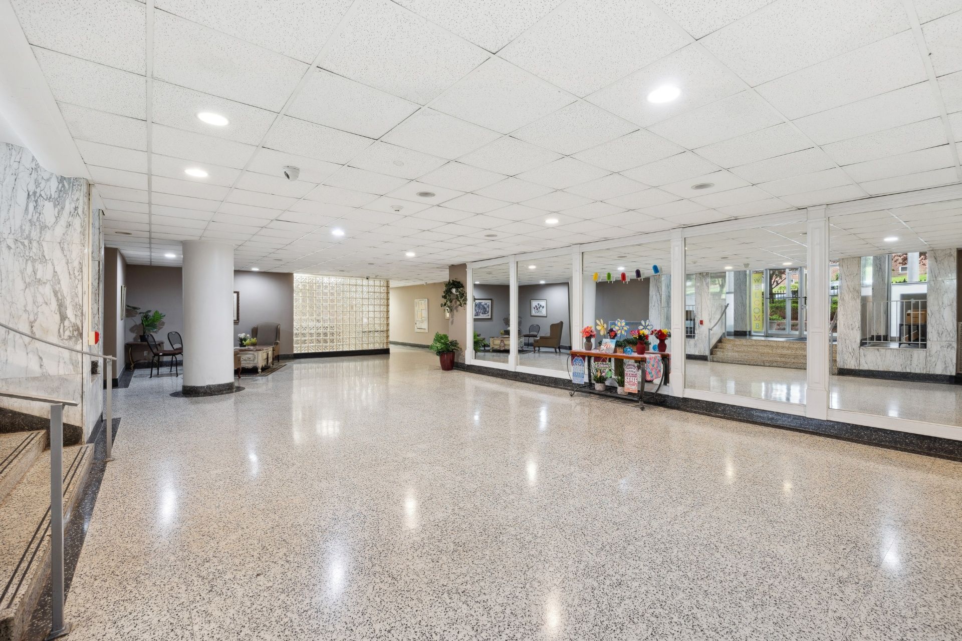 2160 Center Avenue Unit# 1F