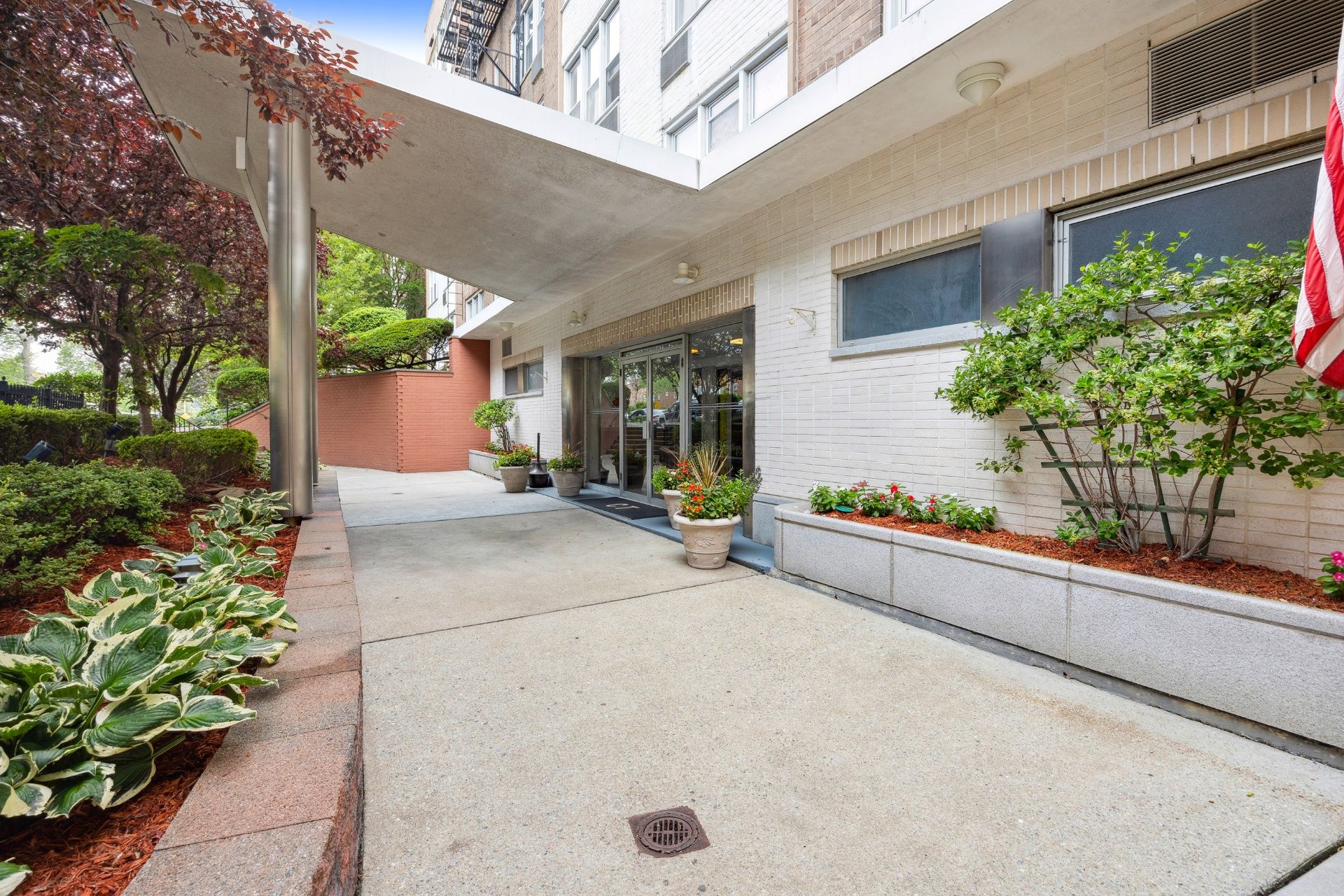 2160 Center Avenue Unit# 1F