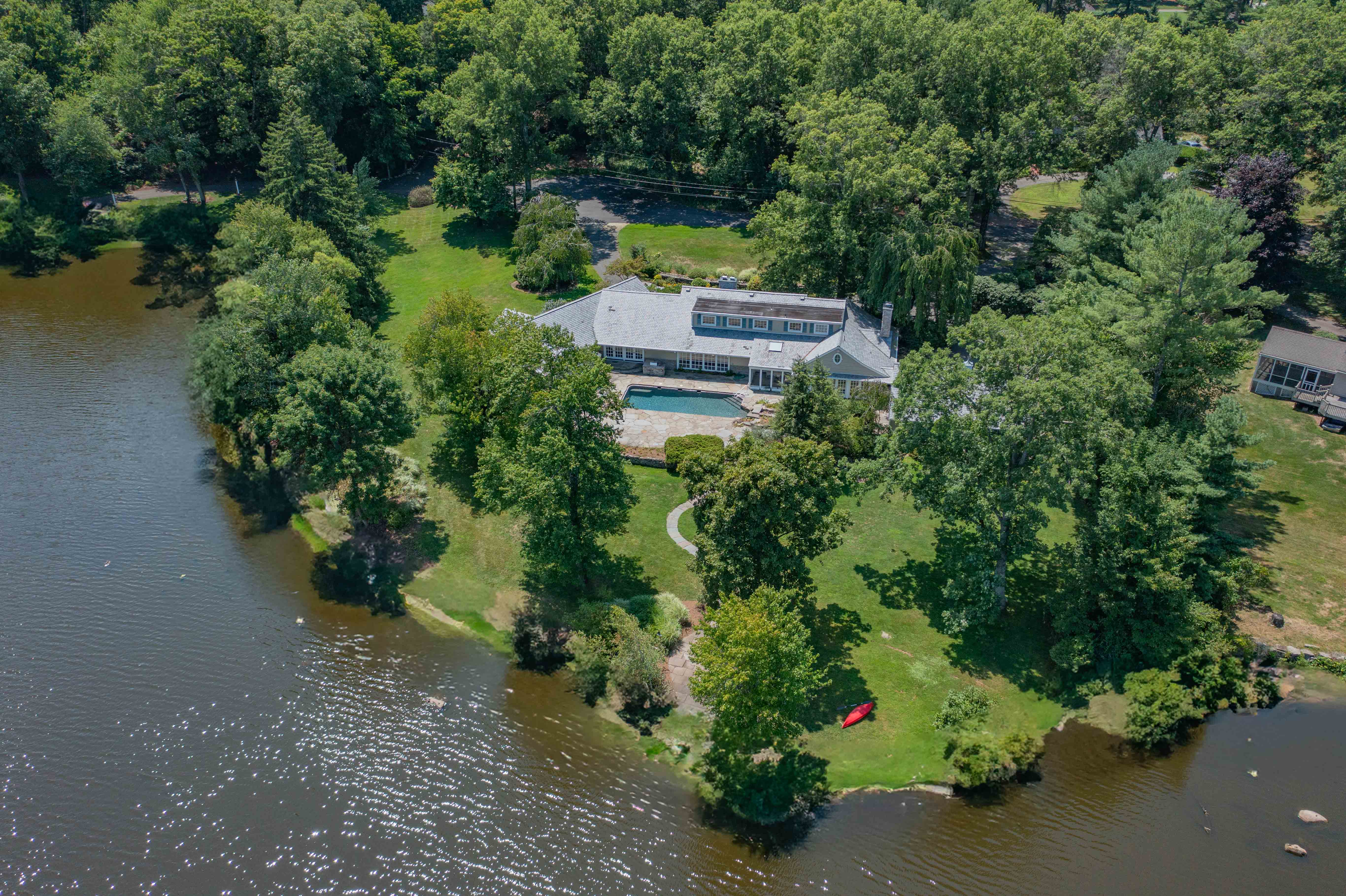 945 Loch Road 