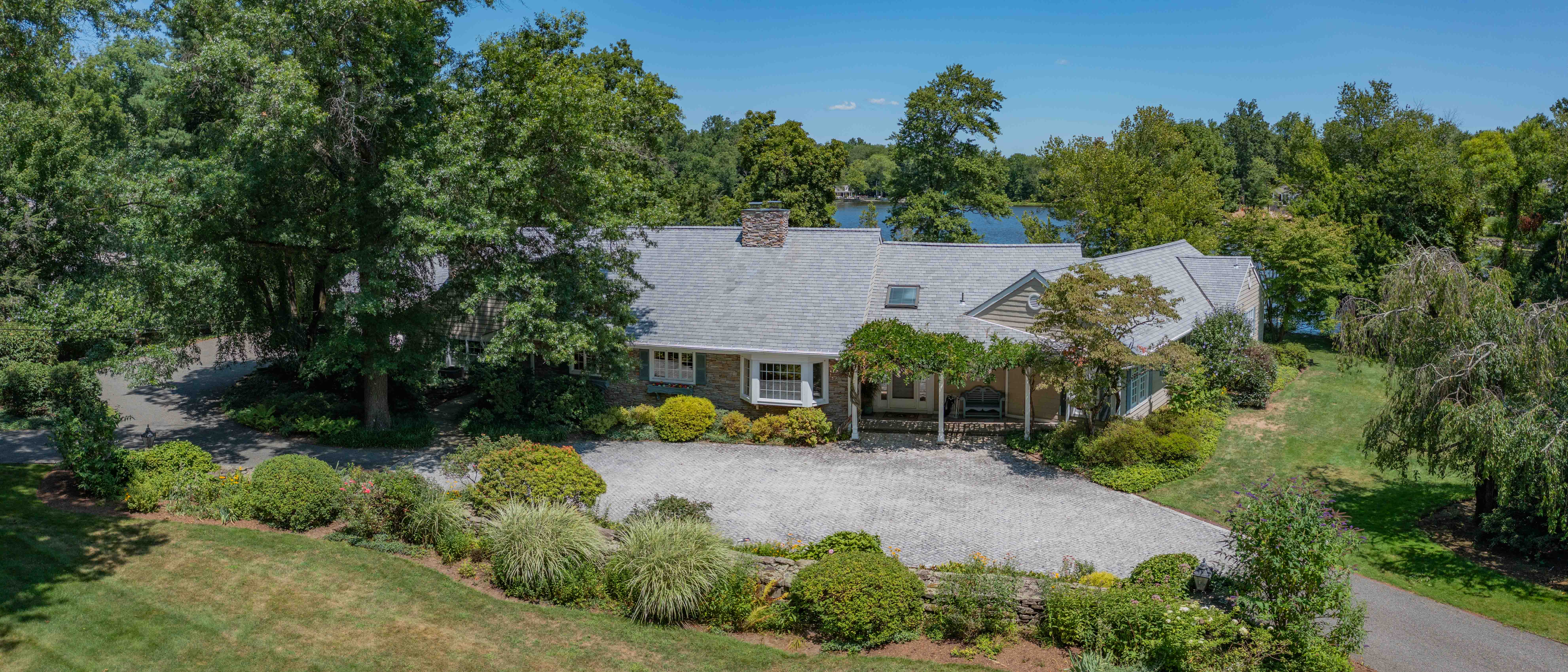 945 Loch Road 