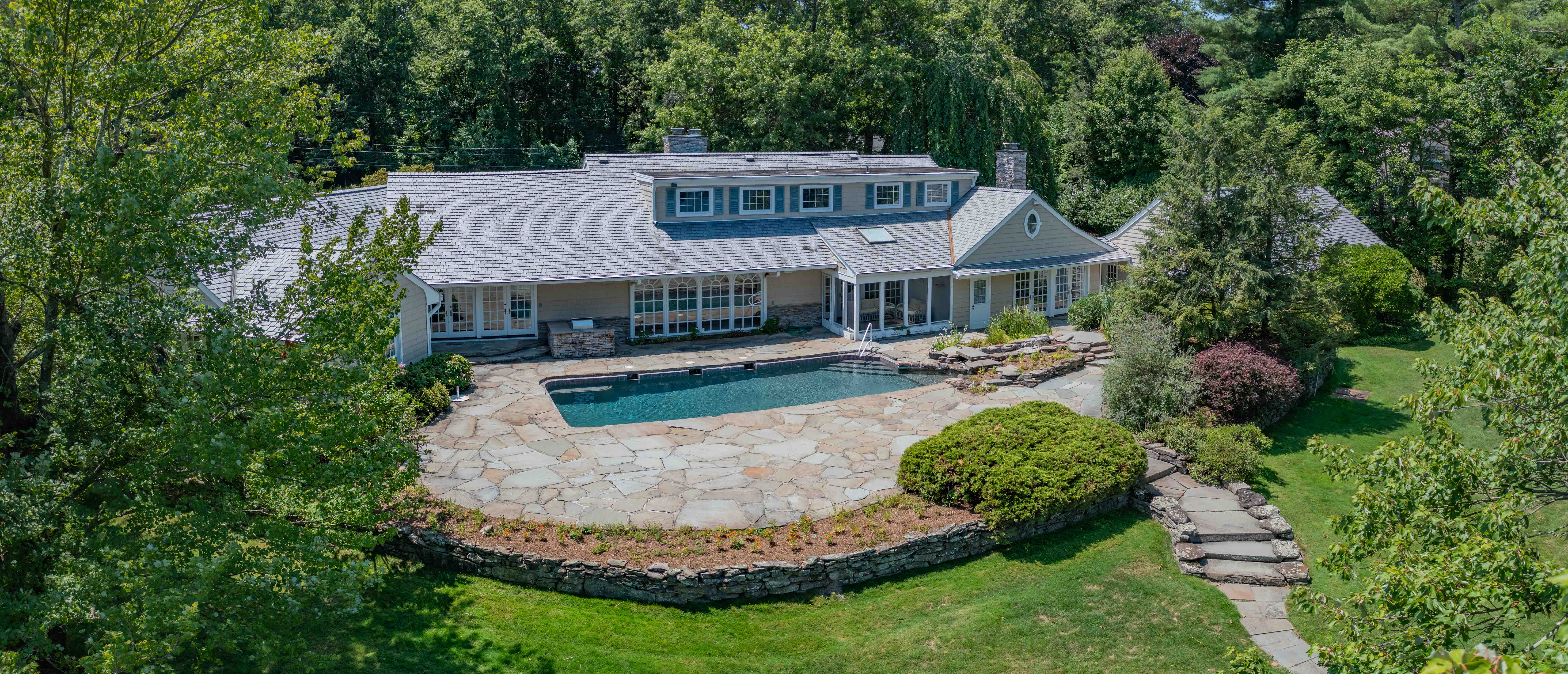 945 Loch Road 