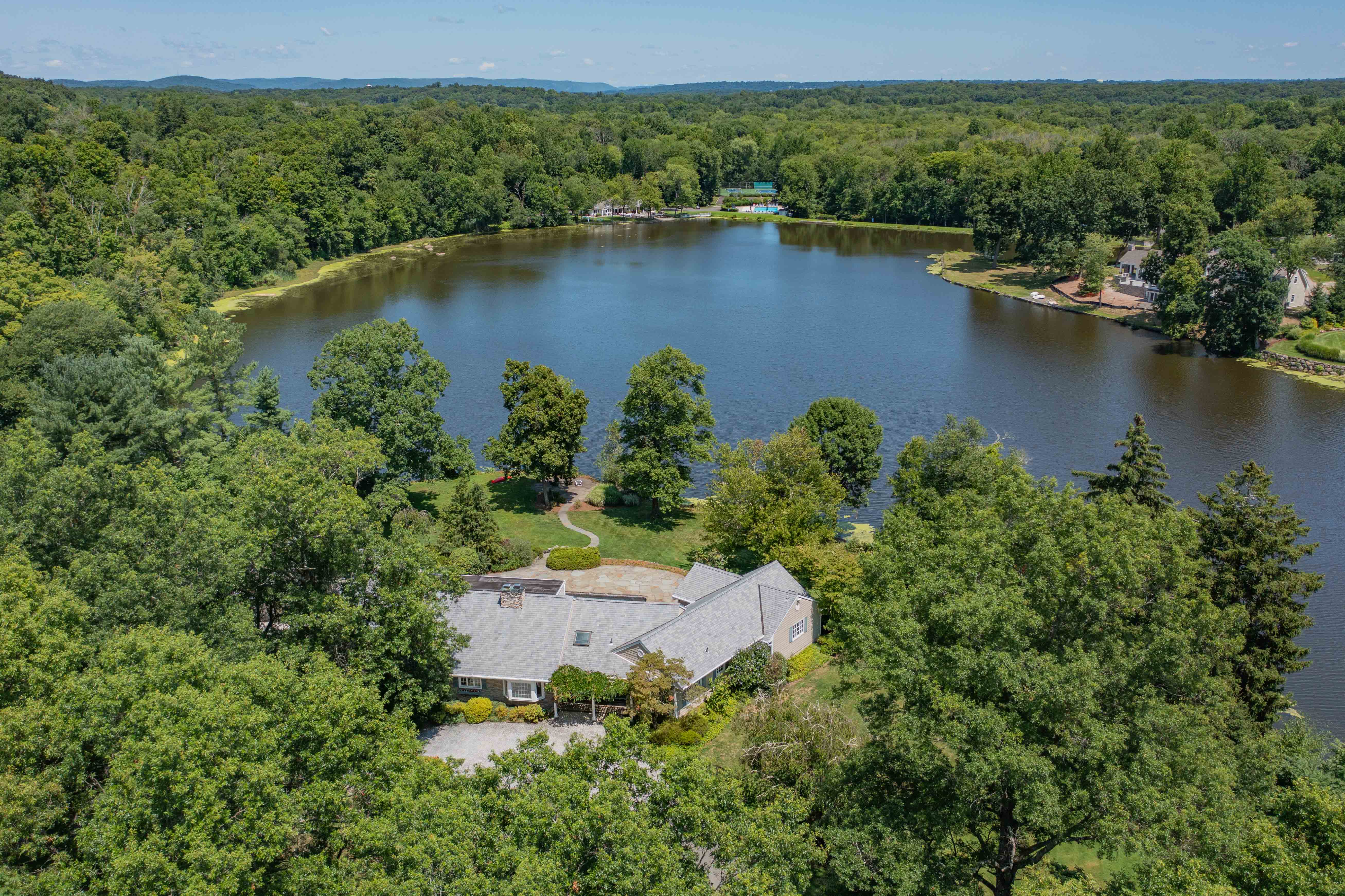 945 Loch Road 