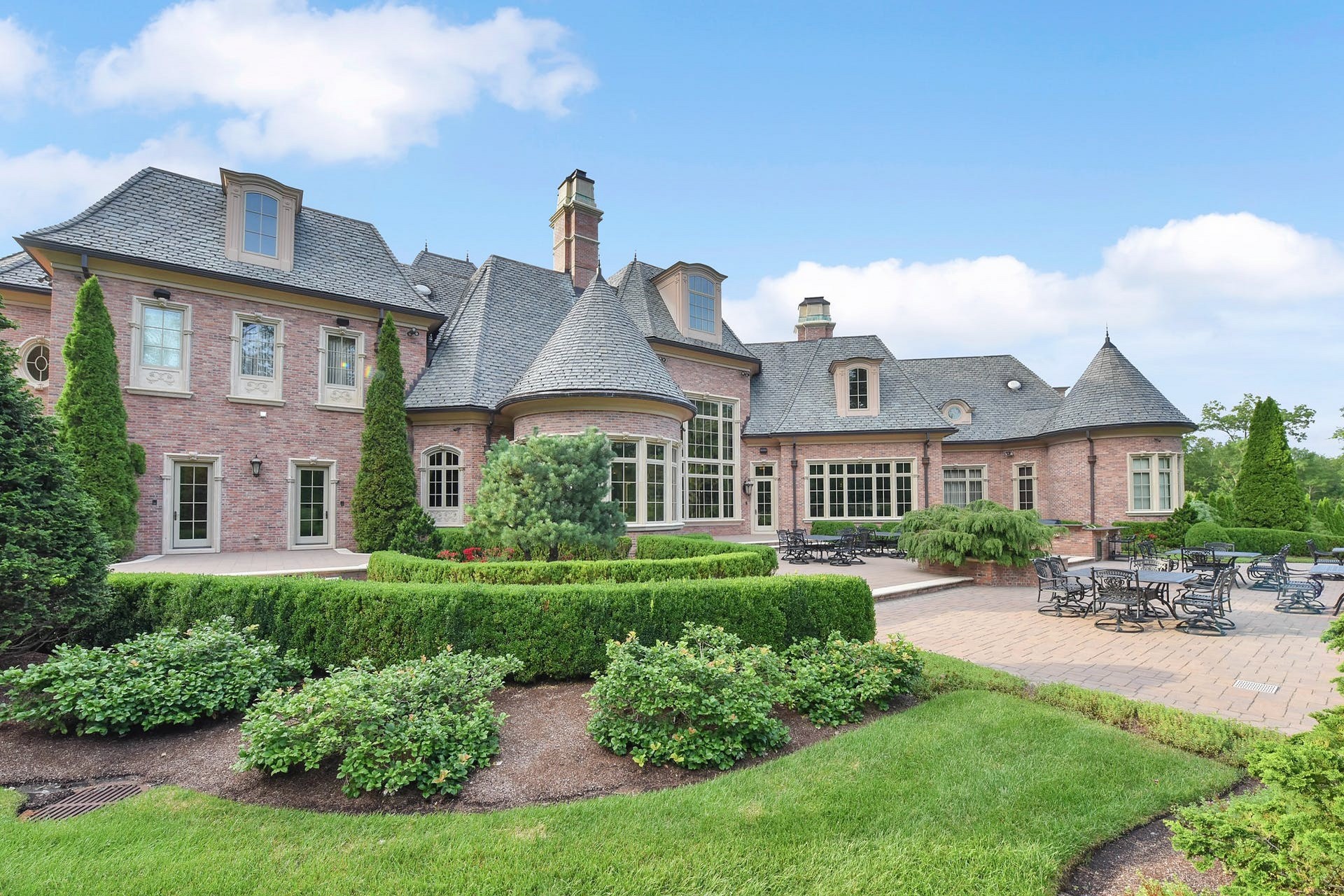 10 Farmstead Road
