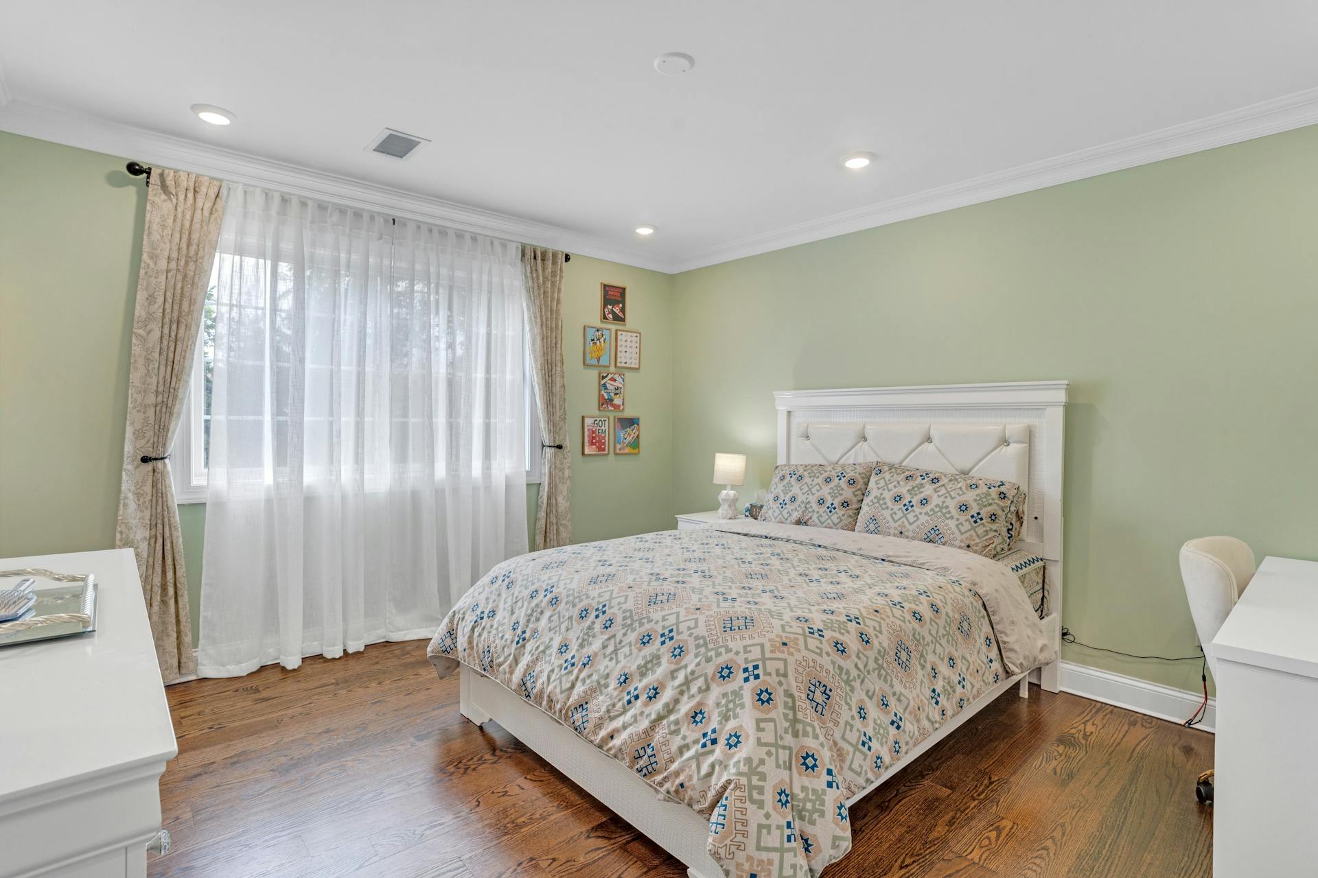 30 Hemlock Drive