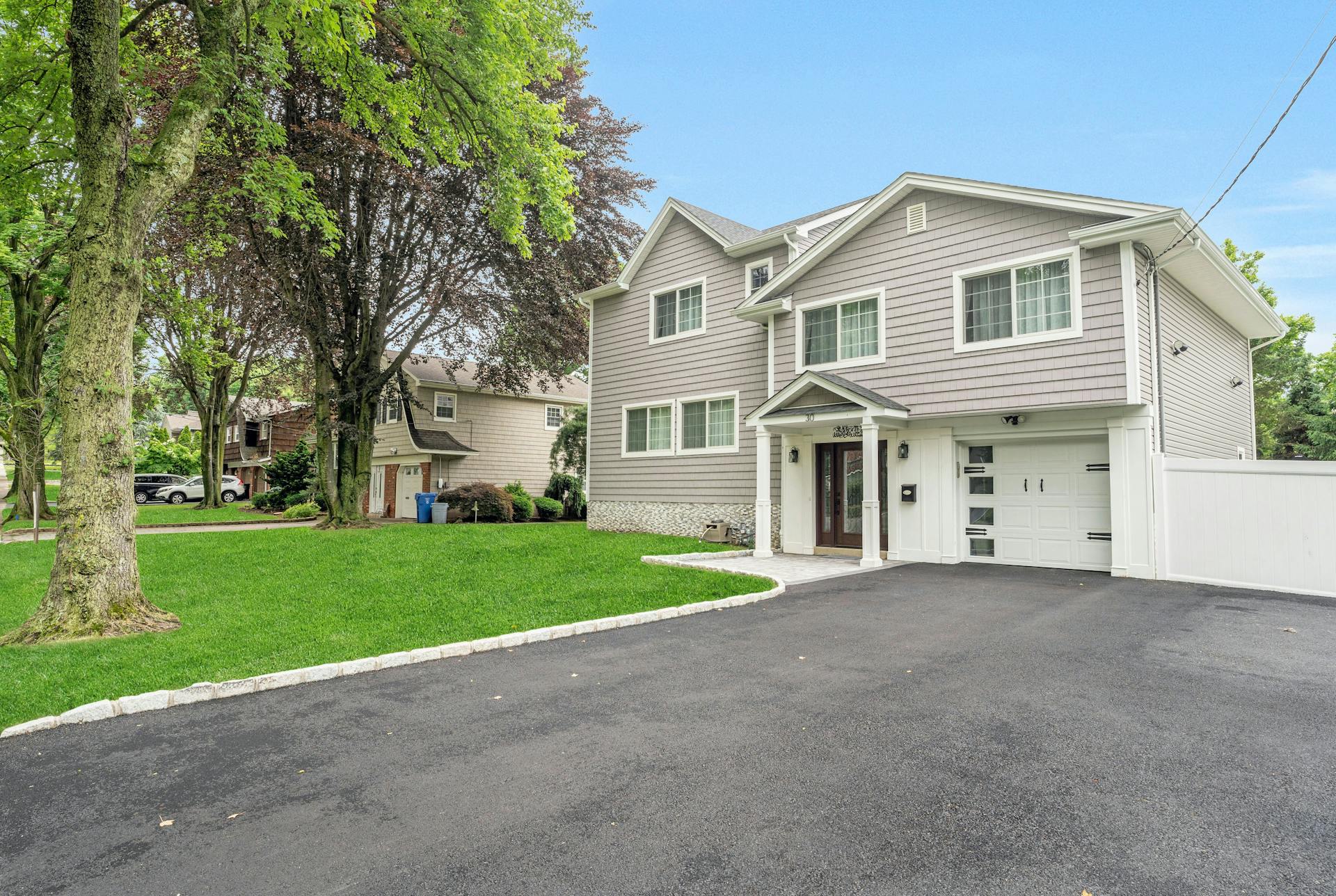 30 Hemlock Drive