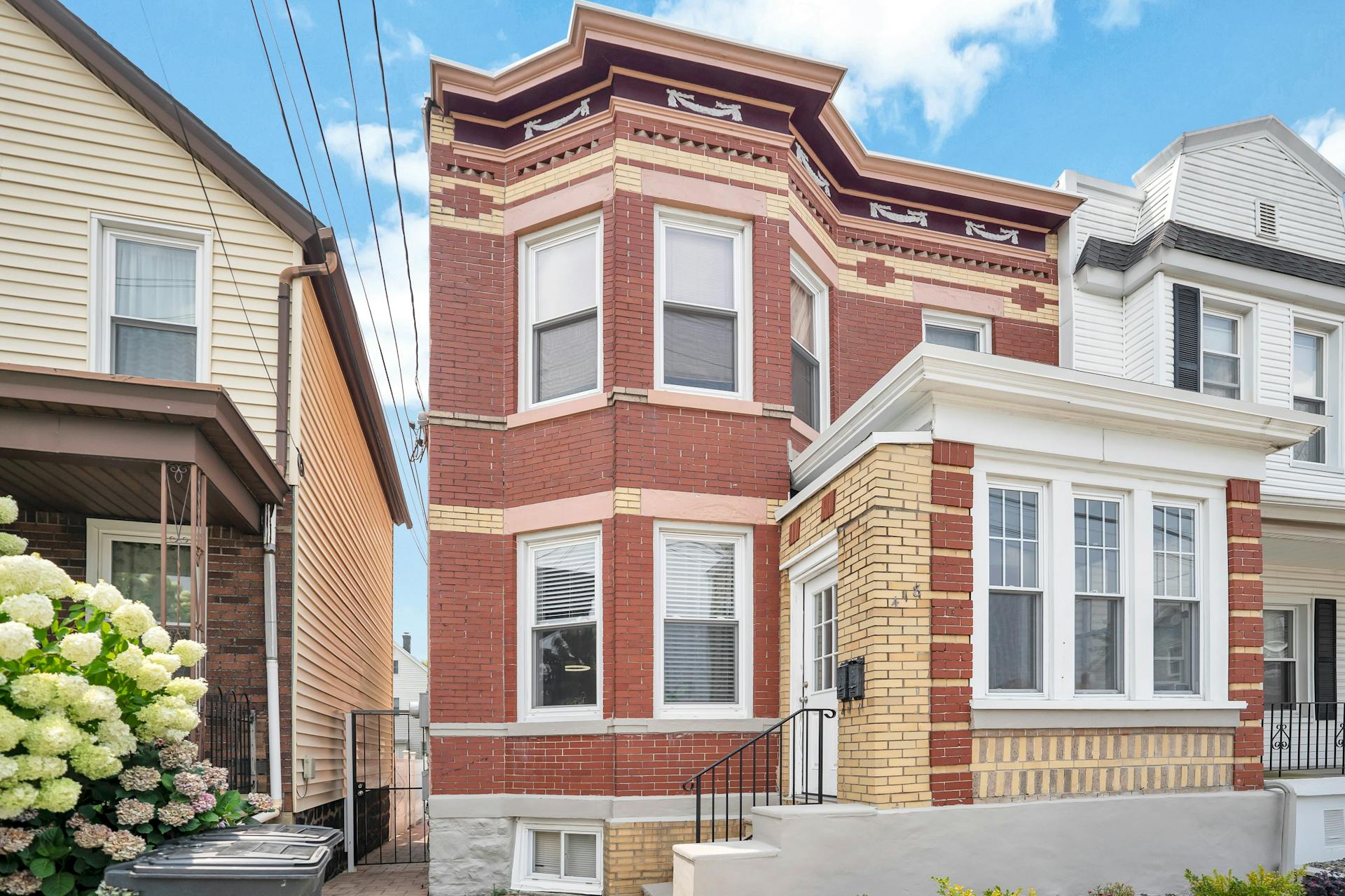 418 Hancock Place