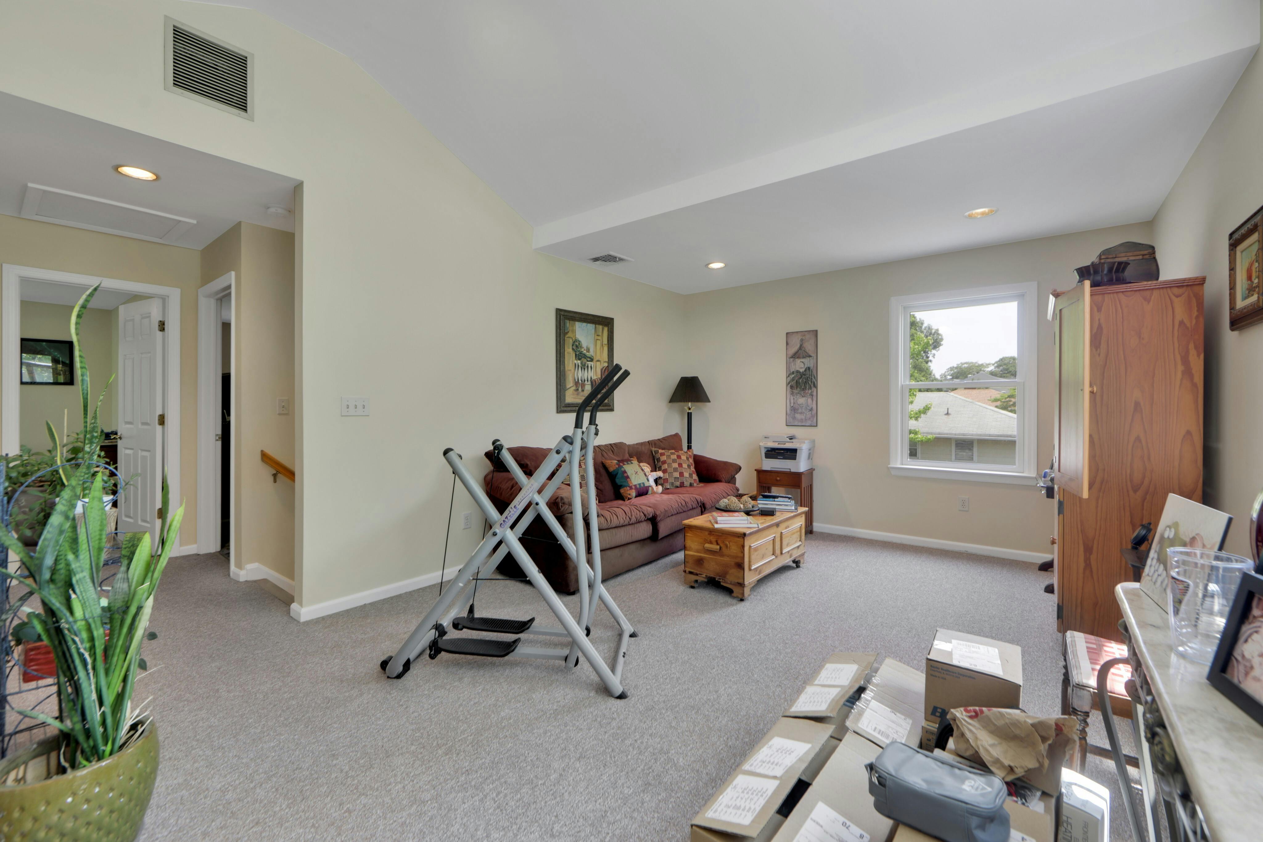 10 Lynn Drive 